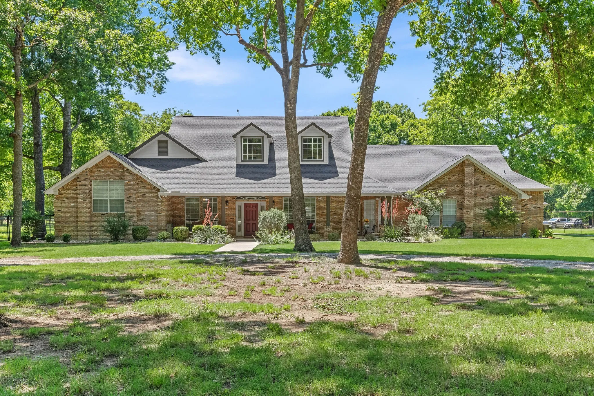 Single Family Residence For Sale in Wise County , 145 Indian Trail, Decatur, Texas 76234, 3 Bedroom, 4 Bathroom, 2 Garage spaces, 3,394 Sqft, built in 1997, mls#21296502, Real Estate Agent in Decatur, Homes For Sale in Wise county, Homes For Sale in Decatur, Realtor in Decatur Texas, Real Estate Brokerage Independent Realty Texas, Luminita Cordes Realtor