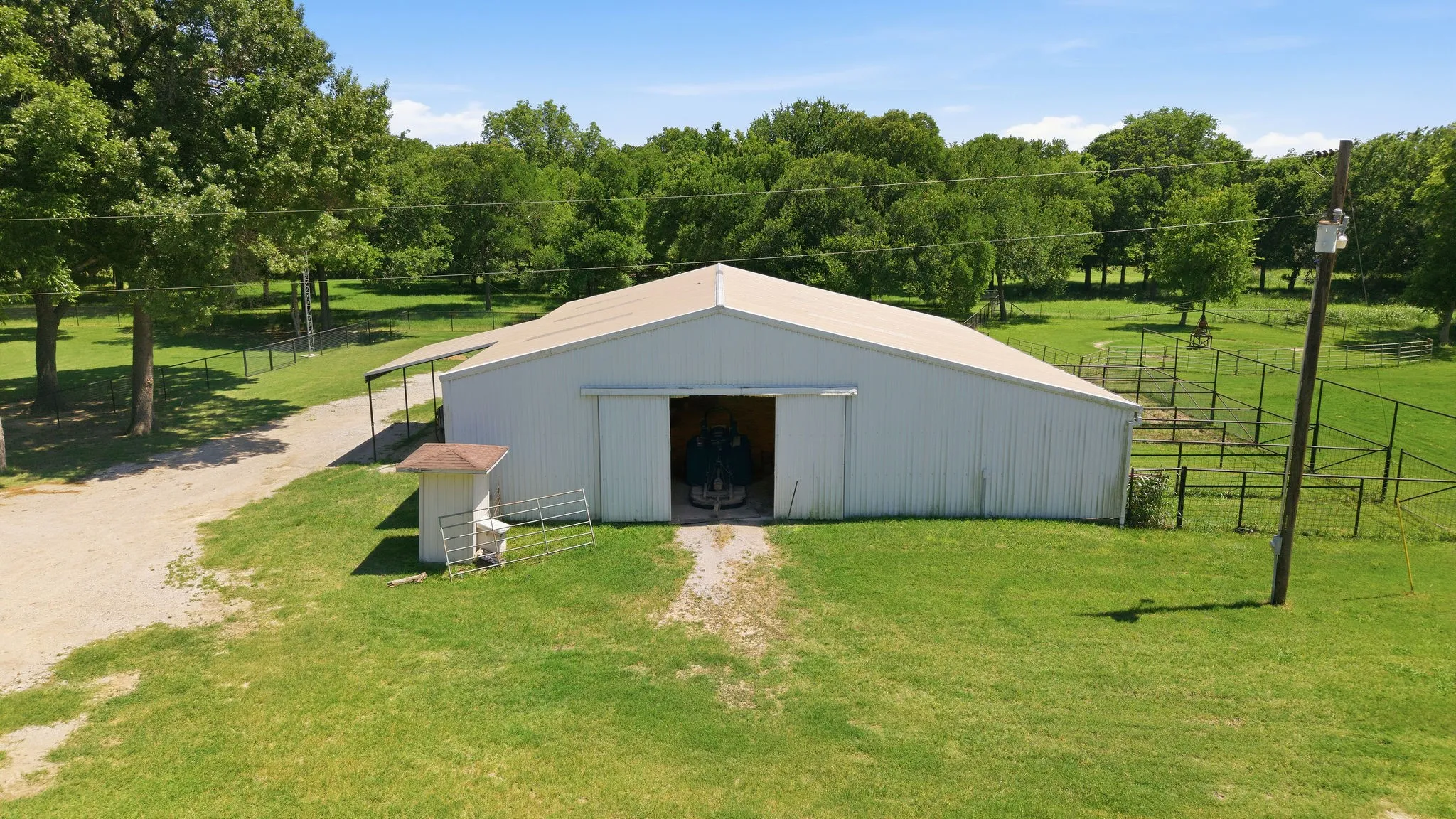 Single Family Residence For Sale in Wise County , 145 Indian Trail, Decatur, Texas 76234, 3 Bedroom, 4 Bathroom, 2 Garage spaces, 3,394 Sqft, built in 1997, mls#21296502, Real Estate Agent in Decatur, Homes For Sale in Wise county, Homes For Sale in Decatur, Realtor in Decatur Texas, Real Estate Brokerage Independent Realty Texas, Luminita Cordes Realtor