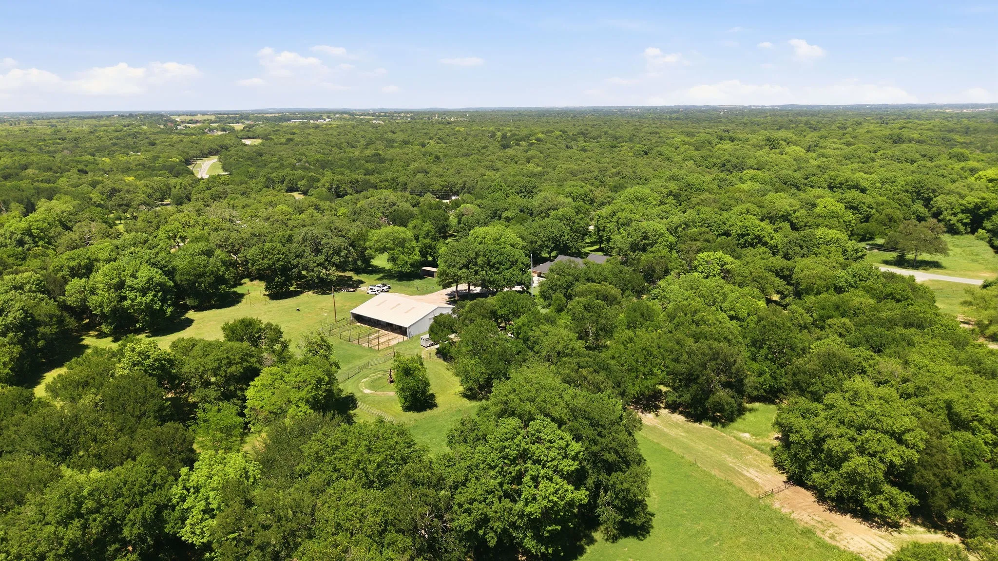 Single Family Residence For Sale in Wise County , 145 Indian Trail, Decatur, Texas 76234, 3 Bedroom, 4 Bathroom, 2 Garage spaces, 3,394 Sqft, built in 1997, mls#21296502, Real Estate Agent in Decatur, Homes For Sale in Wise county, Homes For Sale in Decatur, Realtor in Decatur Texas, Real Estate Brokerage Independent Realty Texas, Luminita Cordes Realtor