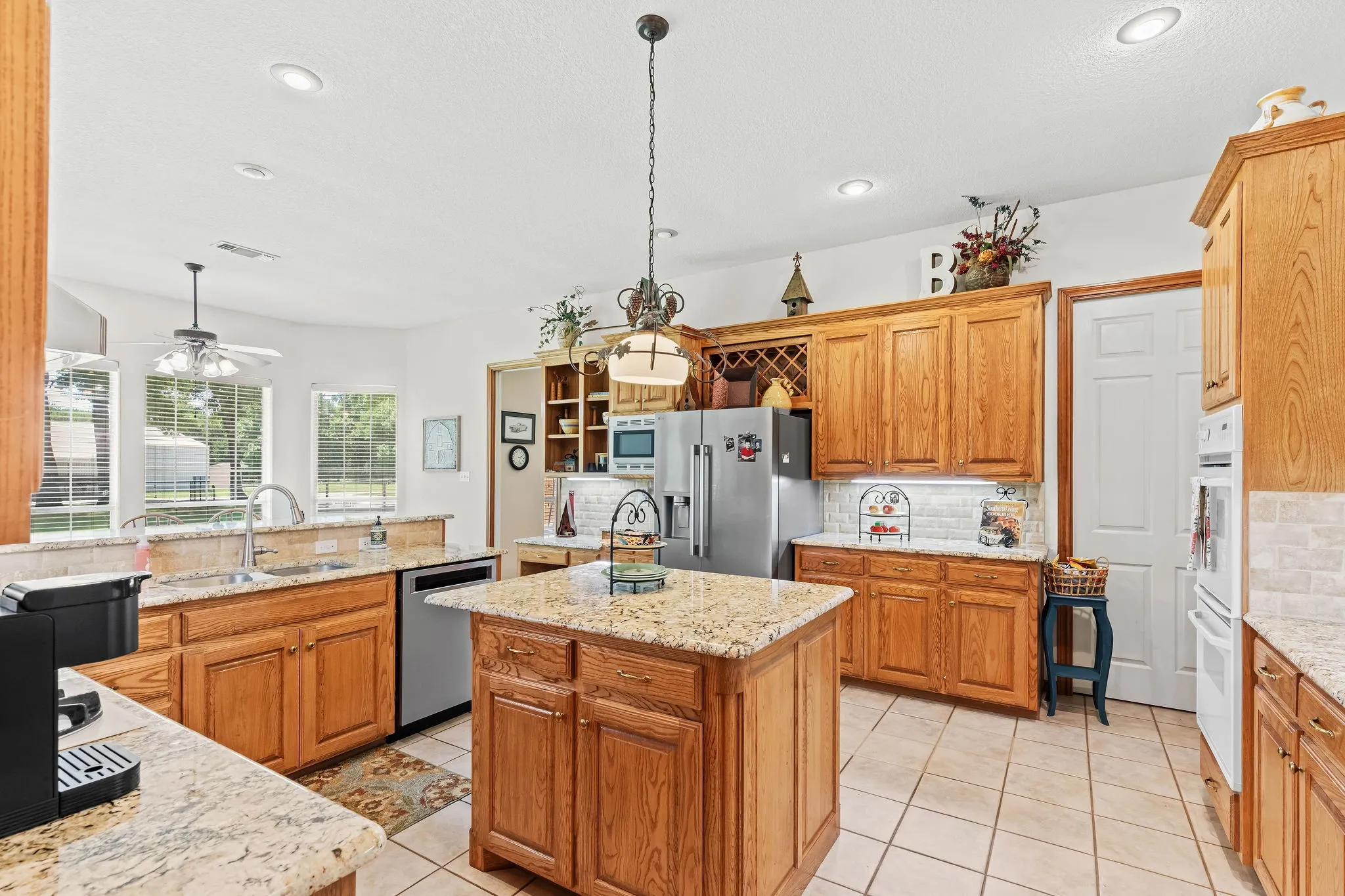 Single Family Residence For Sale in Wise County , 145 Indian Trail, Decatur, Texas 76234, 3 Bedroom, 4 Bathroom, 2 Garage spaces, 3,394 Sqft, built in 1997, mls#21296502, Real Estate Agent in Decatur, Homes For Sale in Wise county, Homes For Sale in Decatur, Realtor in Decatur Texas, Real Estate Brokerage Independent Realty Texas, Luminita Cordes Realtor