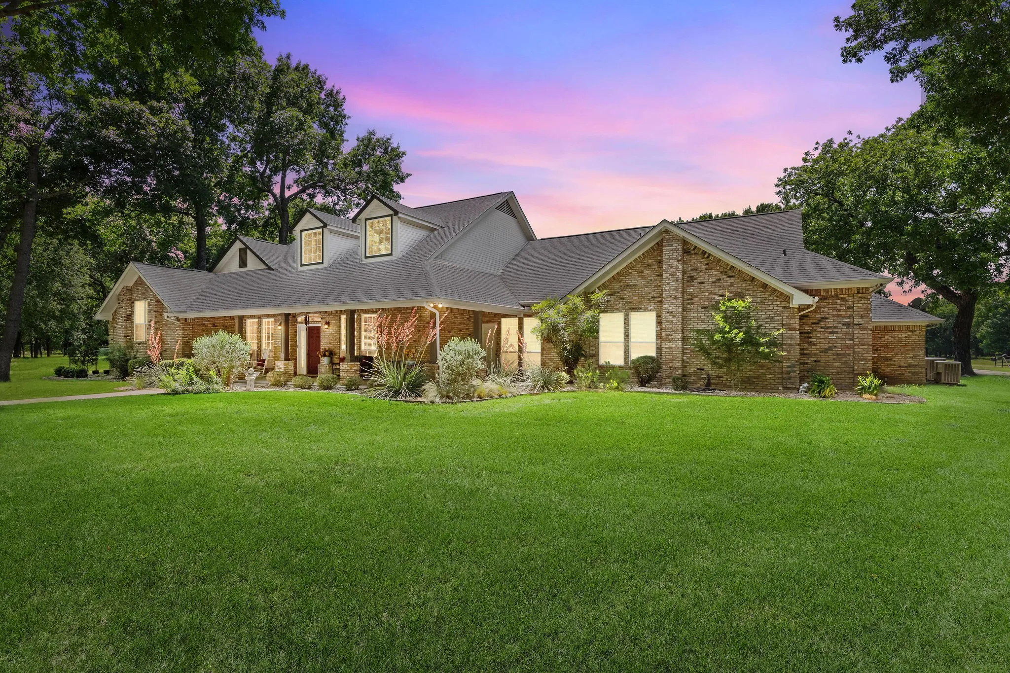 Single Family Residence For Sale in Wise County , 145 Indian Trail, Decatur, Texas 76234, 3 Bedroom, 4 Bathroom, 2 Garage spaces, 3,394 Sqft, built in 1997, mls#21296502, Real Estate Agent in Decatur, Homes For Sale in Wise county, Homes For Sale in Decatur, Realtor in Decatur Texas, Real Estate Brokerage Independent Realty Texas, Luminita Cordes Realtor