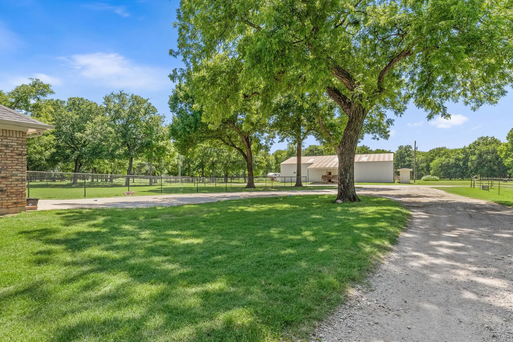 Single Family Residence For Sale in Wise County , 145 Indian Trail, Decatur, Texas 76234, 3 Bedroom, 4 Bathroom, 2 Garage spaces, 3,394 Sqft, built in 1997, mls#21296502, Real Estate Agent in Decatur, Homes For Sale in Wise county, Homes For Sale in Decatur, Realtor in Decatur Texas, Real Estate Brokerage Independent Realty Texas, Luminita Cordes Realtor