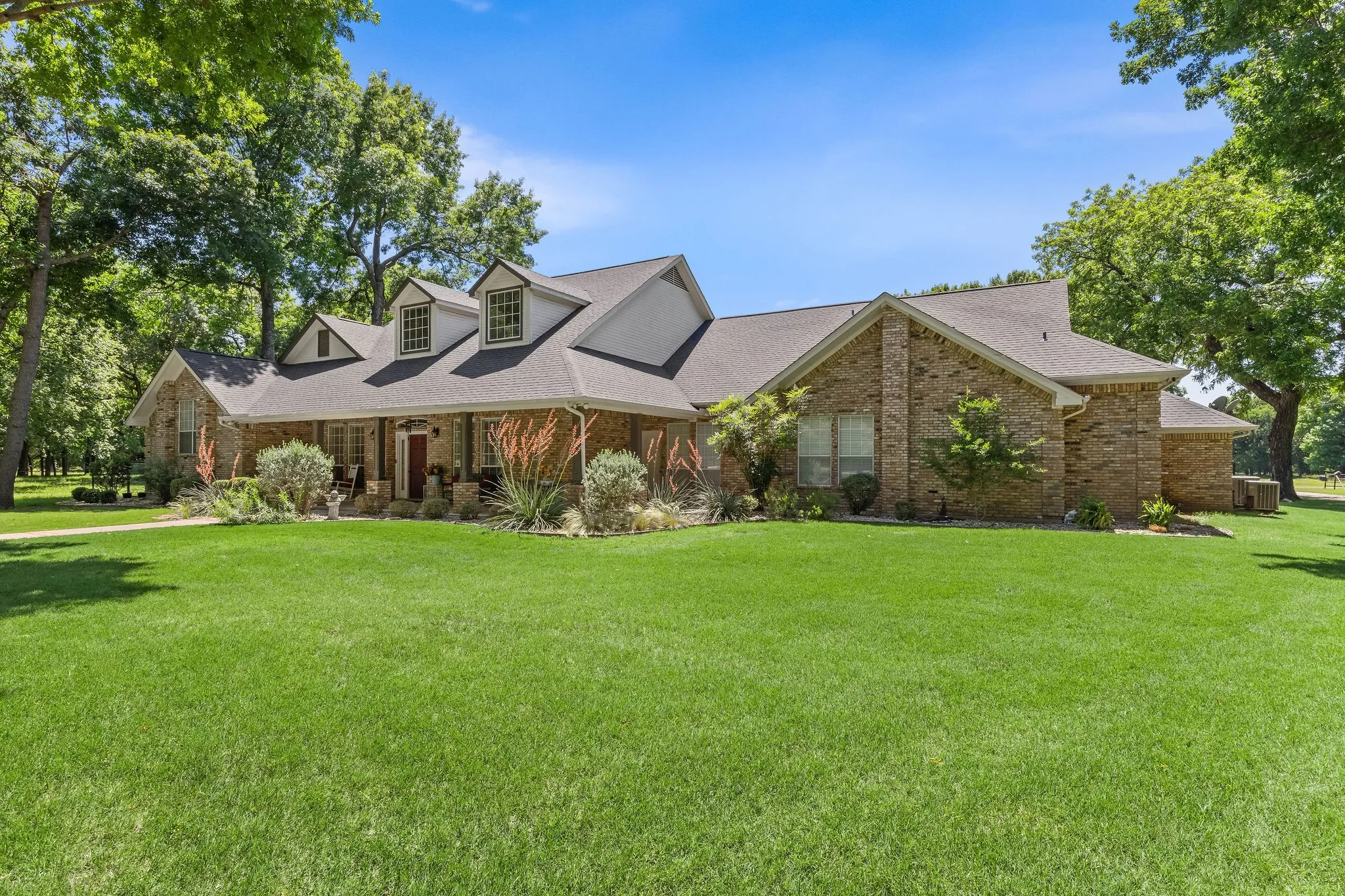 Single Family Residence For Sale in Wise County , 145 Indian Trail, Decatur, Texas 76234, 3 Bedroom, 4 Bathroom, 2 Garage spaces, 3,394 Sqft, built in 1997, mls#21296502, Real Estate Agent in Decatur, Homes For Sale in Wise county, Homes For Sale in Decatur, Realtor in Decatur Texas, Real Estate Brokerage Independent Realty Texas, Luminita Cordes Realtor