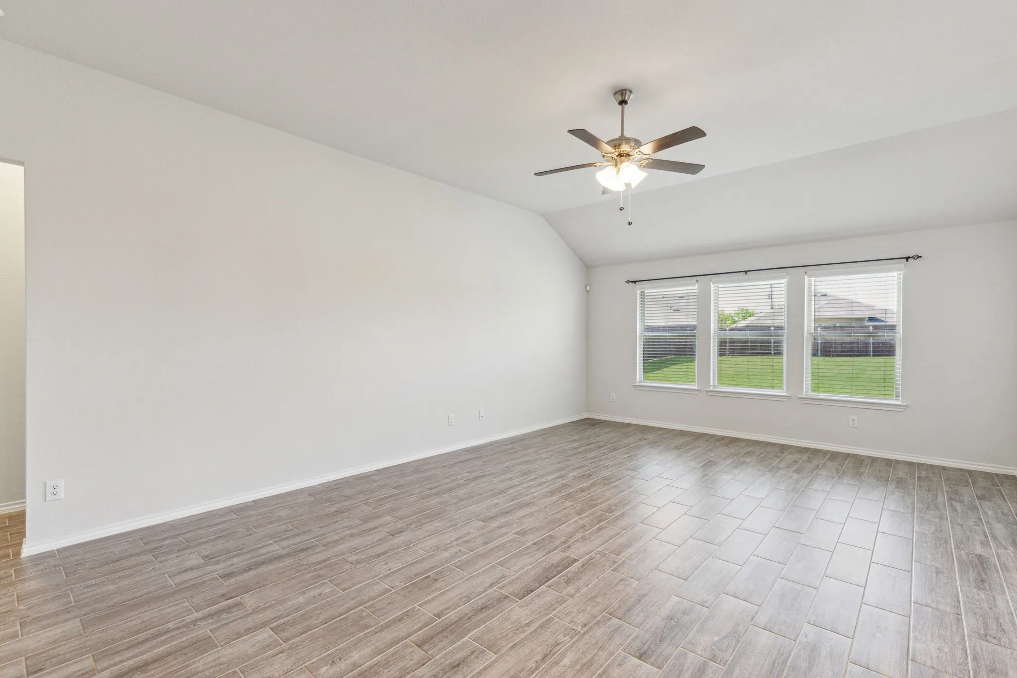 Single Family Residence For Rent in Tarrant County , 3537 Tahiti Lane, Fort Worth, Texas 76123, 4 Bedroom, 2 Bathroom, 2 Garage spaces, 2,054 Sqft, built in 2022, mls#21303407, Real Estate Agent in Fort Worth, Homes For Rent in Tarrant county, Homes For Rent in Fort Worth, Realtor in Fort Worth Texas, Real Estate Brokerage Independent Realty Texas, Luminita Cordes Realtor