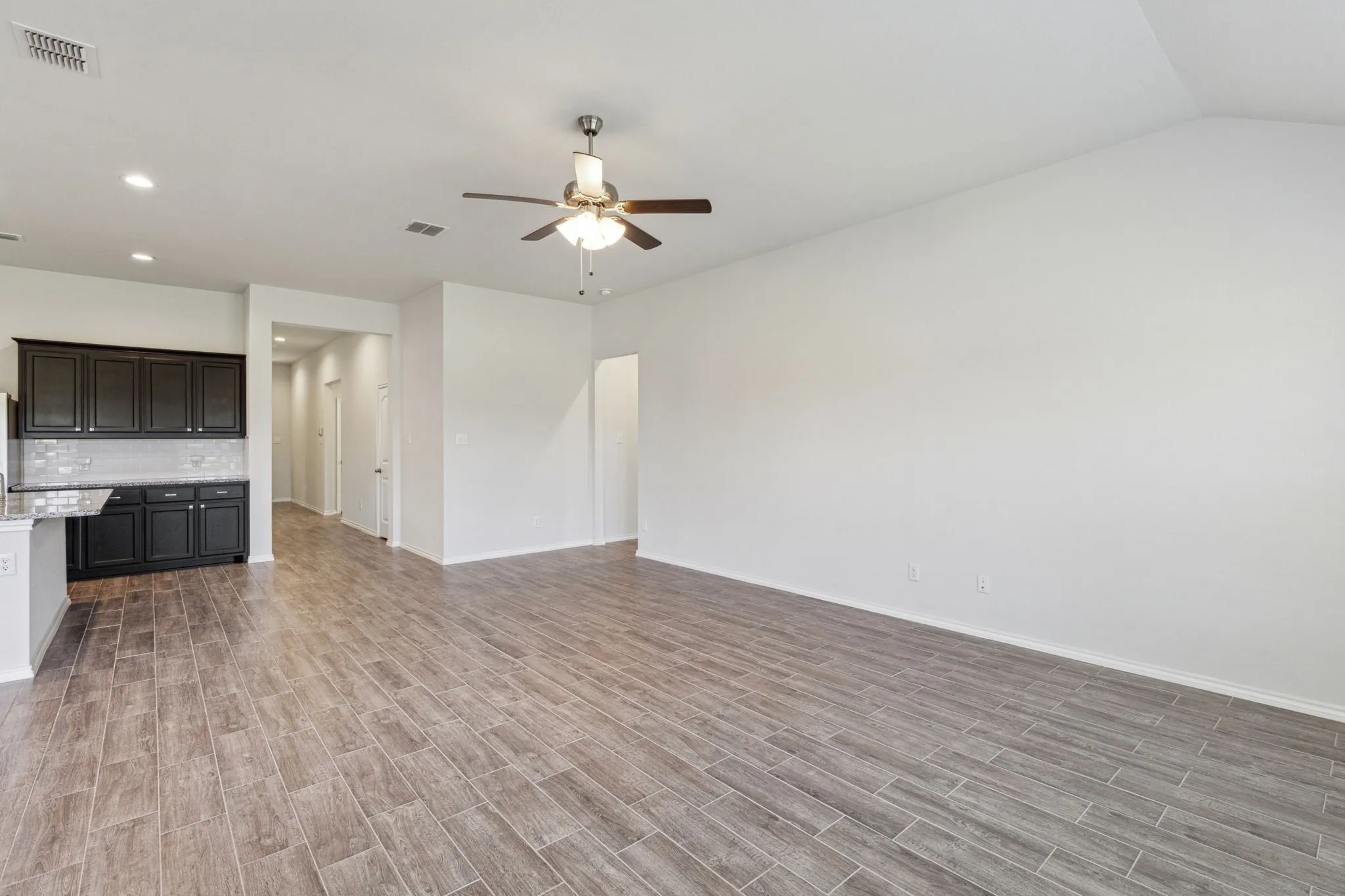 Single Family Residence For Rent in Tarrant County , 3537 Tahiti Lane, Fort Worth, Texas 76123, 4 Bedroom, 2 Bathroom, 2 Garage spaces, 2,054 Sqft, built in 2022, mls#21303407, Real Estate Agent in Fort Worth, Homes For Rent in Tarrant county, Homes For Rent in Fort Worth, Realtor in Fort Worth Texas, Real Estate Brokerage Independent Realty Texas, Luminita Cordes Realtor