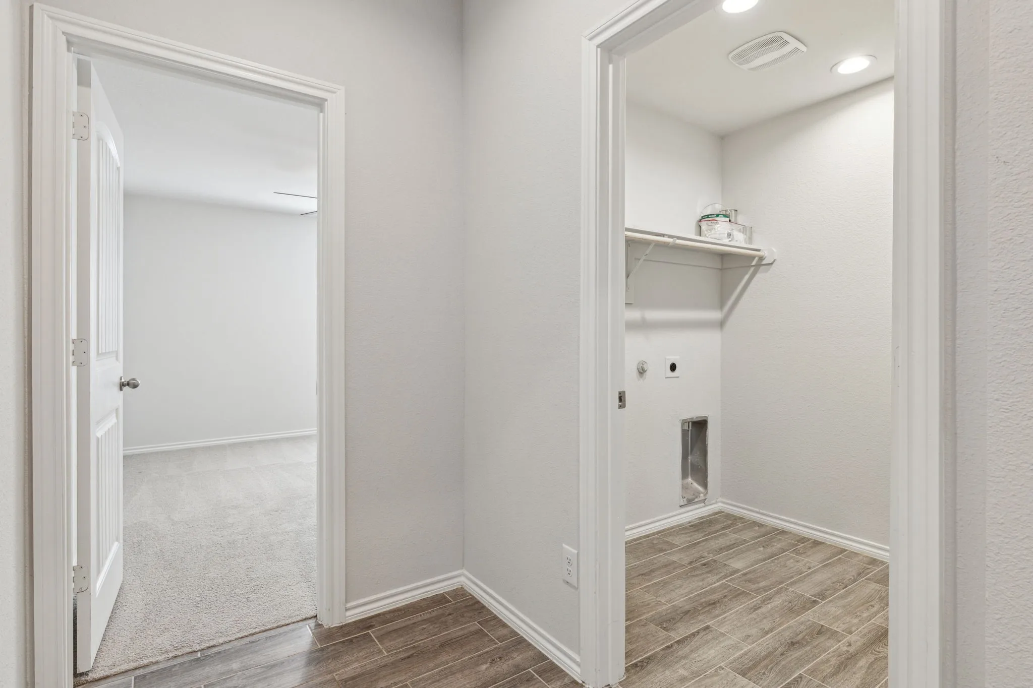 Single Family Residence For Rent in Tarrant County , 3537 Tahiti Lane, Fort Worth, Texas 76123, 4 Bedroom, 2 Bathroom, 2 Garage spaces, 2,054 Sqft, built in 2022, mls#21303407, Real Estate Agent in Fort Worth, Homes For Rent in Tarrant county, Homes For Rent in Fort Worth, Realtor in Fort Worth Texas, Real Estate Brokerage Independent Realty Texas, Luminita Cordes Realtor