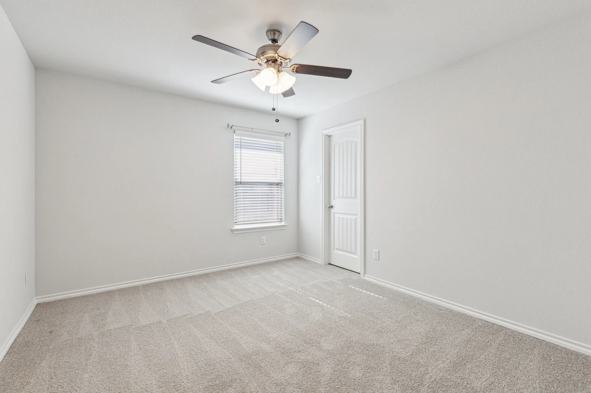 Single Family Residence For Rent in Tarrant County , 3537 Tahiti Lane, Fort Worth, Texas 76123, 4 Bedroom, 2 Bathroom, 2 Garage spaces, 2,054 Sqft, built in 2022, mls#21303407, Real Estate Agent in Fort Worth, Homes For Rent in Tarrant county, Homes For Rent in Fort Worth, Realtor in Fort Worth Texas, Real Estate Brokerage Independent Realty Texas, Luminita Cordes Realtor