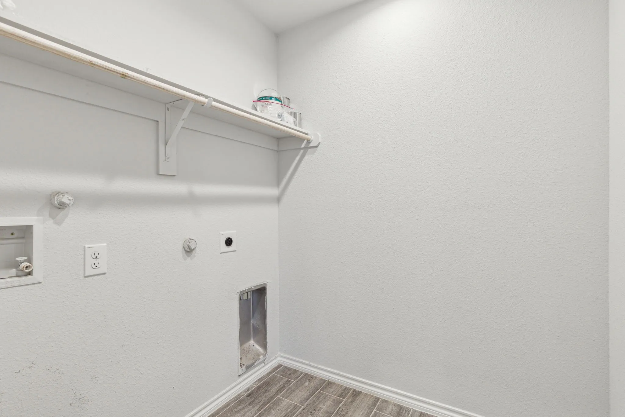 Single Family Residence For Rent in Tarrant County , 3537 Tahiti Lane, Fort Worth, Texas 76123, 4 Bedroom, 2 Bathroom, 2 Garage spaces, 2,054 Sqft, built in 2022, mls#21303407, Real Estate Agent in Fort Worth, Homes For Rent in Tarrant county, Homes For Rent in Fort Worth, Realtor in Fort Worth Texas, Real Estate Brokerage Independent Realty Texas, Luminita Cordes Realtor
