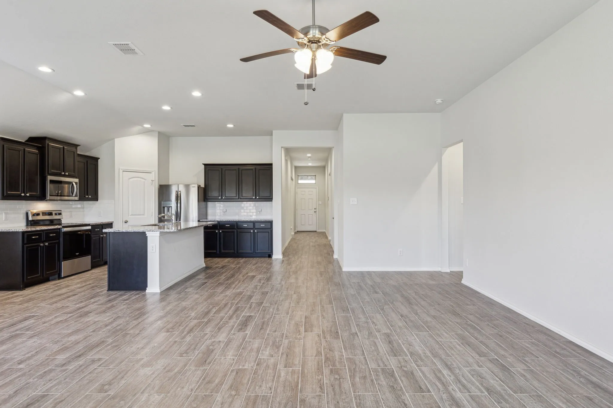 Single Family Residence For Rent in Tarrant County , 3537 Tahiti Lane, Fort Worth, Texas 76123, 4 Bedroom, 2 Bathroom, 2 Garage spaces, 2,054 Sqft, built in 2022, mls#21303407, Real Estate Agent in Fort Worth, Homes For Rent in Tarrant county, Homes For Rent in Fort Worth, Realtor in Fort Worth Texas, Real Estate Brokerage Independent Realty Texas, Luminita Cordes Realtor