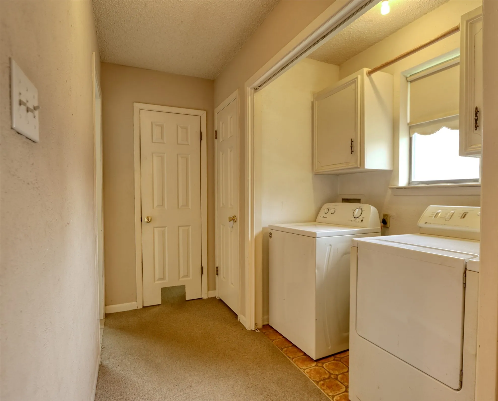Single Family Residence For Sale in Limestone County , 710 S Main Street, Tehuacana, Texas 76686, 3 Bedrooms, 2 Bathrooms, 2 Garage spaces, 3,182 Sqft, built in 1982, Price $355,000, mls#21303552, Real Estate Agent in Tehuacana, Homes For Sale in Limestone county, Homes For Sale in Tehuacana, Realtor in Tehuacana Texas, Real Estate Brokerage Independent Realty Texas, Luminita Cordes Realtor