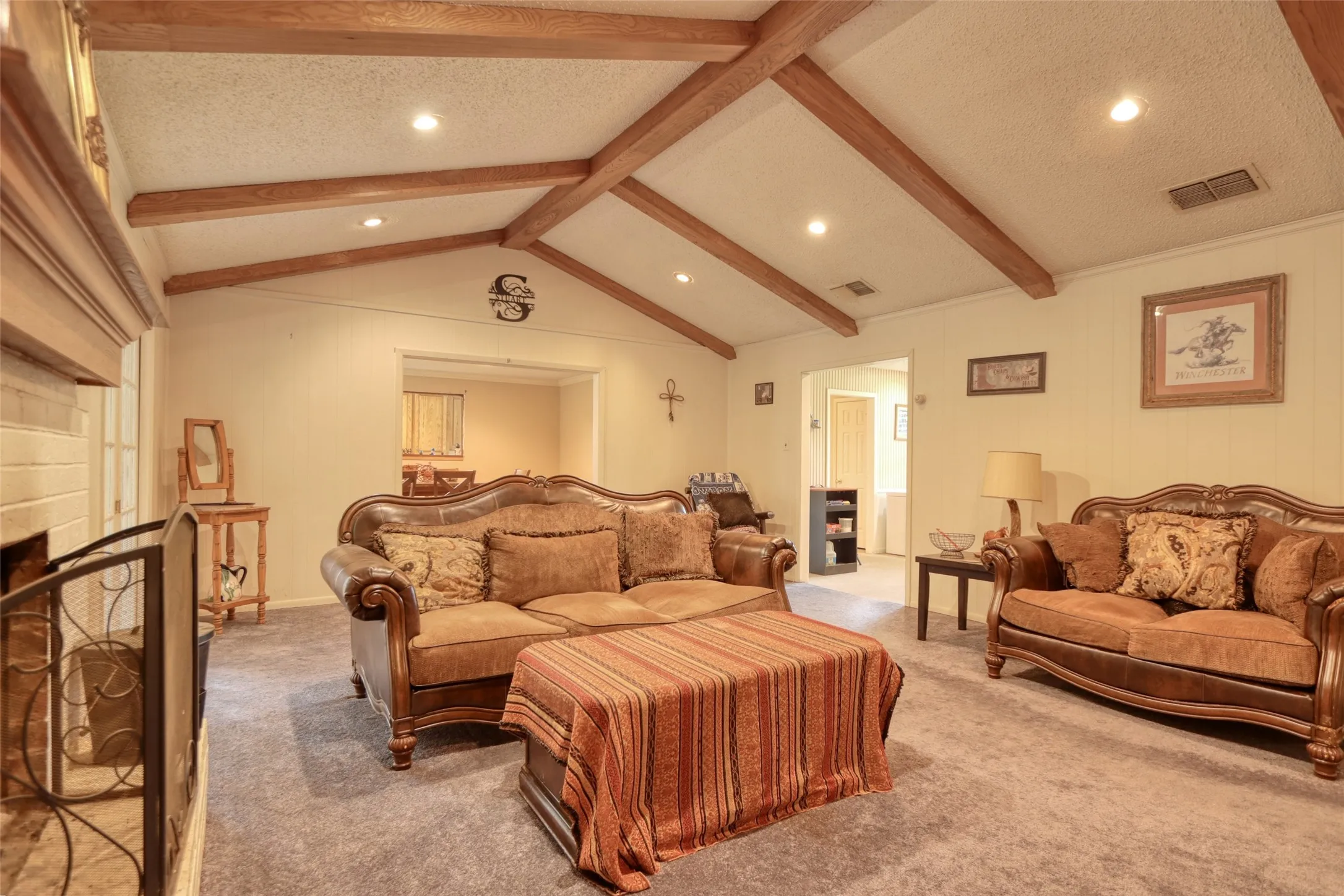 Single Family Residence For Sale in Limestone County , 710 S Main Street, Tehuacana, Texas 76686, 3 Bedrooms, 2 Bathrooms, 2 Garage spaces, 3,182 Sqft, built in 1982, Price $355,000, mls#21303552, Real Estate Agent in Tehuacana, Homes For Sale in Limestone county, Homes For Sale in Tehuacana, Realtor in Tehuacana Texas, Real Estate Brokerage Independent Realty Texas, Luminita Cordes Realtor