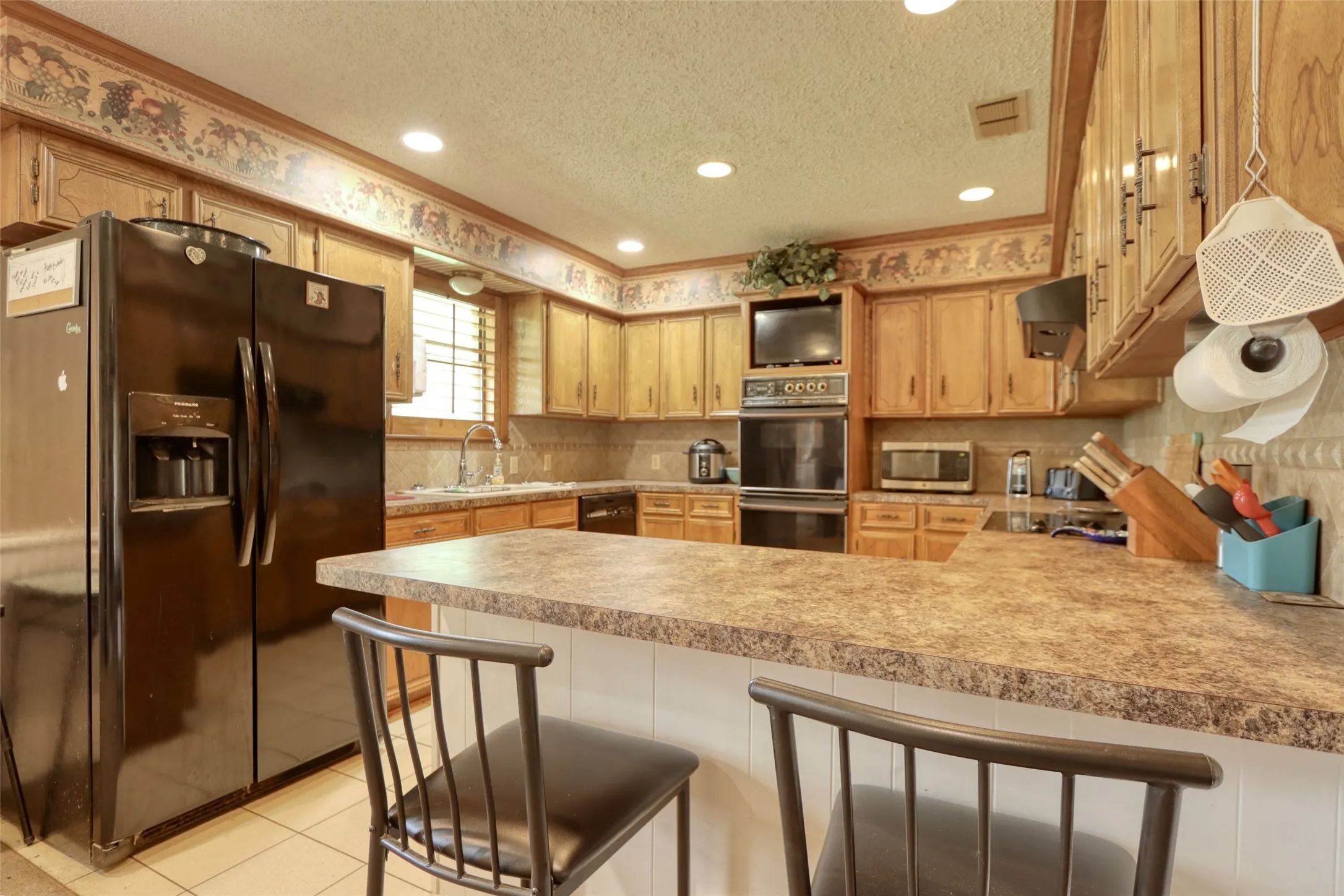 Single Family Residence For Sale in Limestone County , 710 S Main Street, Tehuacana, Texas 76686, 3 Bedrooms, 2 Bathrooms, 2 Garage spaces, 3,182 Sqft, built in 1982, Price $355,000, mls#21303552, Real Estate Agent in Tehuacana, Homes For Sale in Limestone county, Homes For Sale in Tehuacana, Realtor in Tehuacana Texas, Real Estate Brokerage Independent Realty Texas, Luminita Cordes Realtor