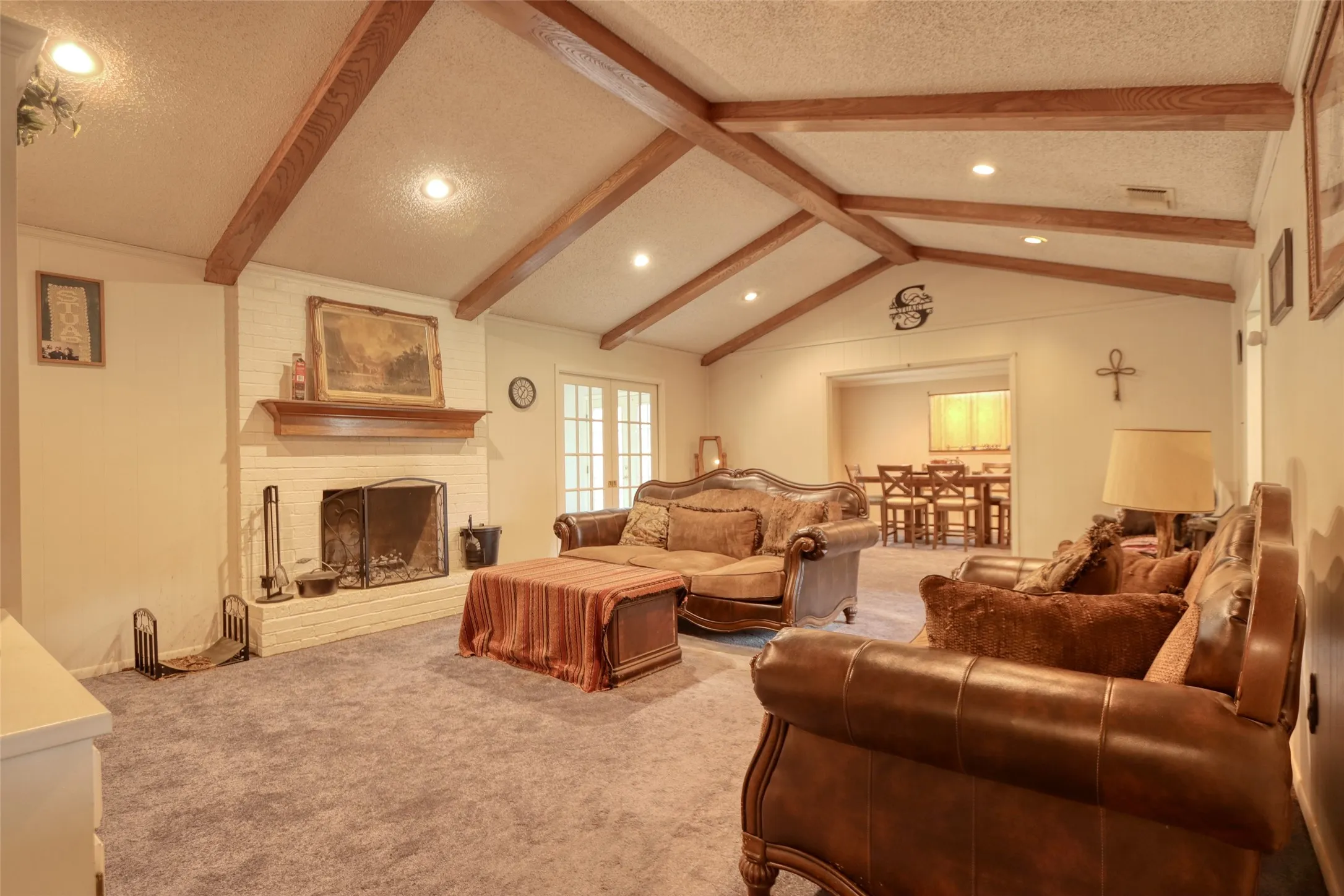Single Family Residence For Sale in Limestone County , 710 S Main Street, Tehuacana, Texas 76686, 3 Bedrooms, 2 Bathrooms, 2 Garage spaces, 3,182 Sqft, built in 1982, Price $355,000, mls#21303552, Real Estate Agent in Tehuacana, Homes For Sale in Limestone county, Homes For Sale in Tehuacana, Realtor in Tehuacana Texas, Real Estate Brokerage Independent Realty Texas, Luminita Cordes Realtor