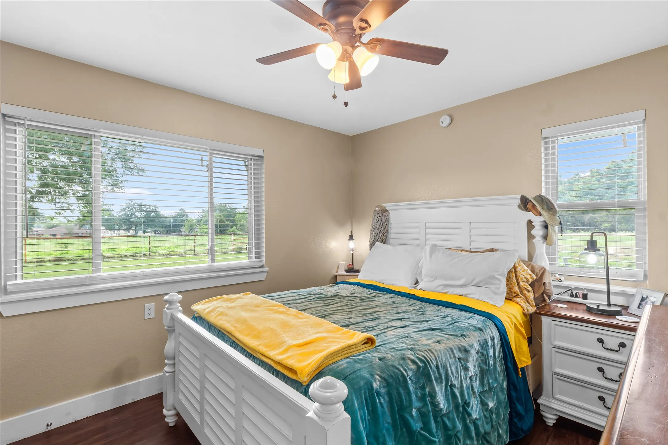 Single Family Residence For Sale in Freestone County , 250 Williford Street, Fairfield, Texas 75840, 3 Bedroom, 2 Bathroom, Garage spaces, 2,816 Sqft, built in 1971, mls#21303560, Real Estate Agent in Fairfield, Homes For Sale in Freestone county, Homes For Sale in Fairfield, Realtor in Fairfield Texas, Real Estate Brokerage Independent Realty Texas, Luminita Cordes Realtor