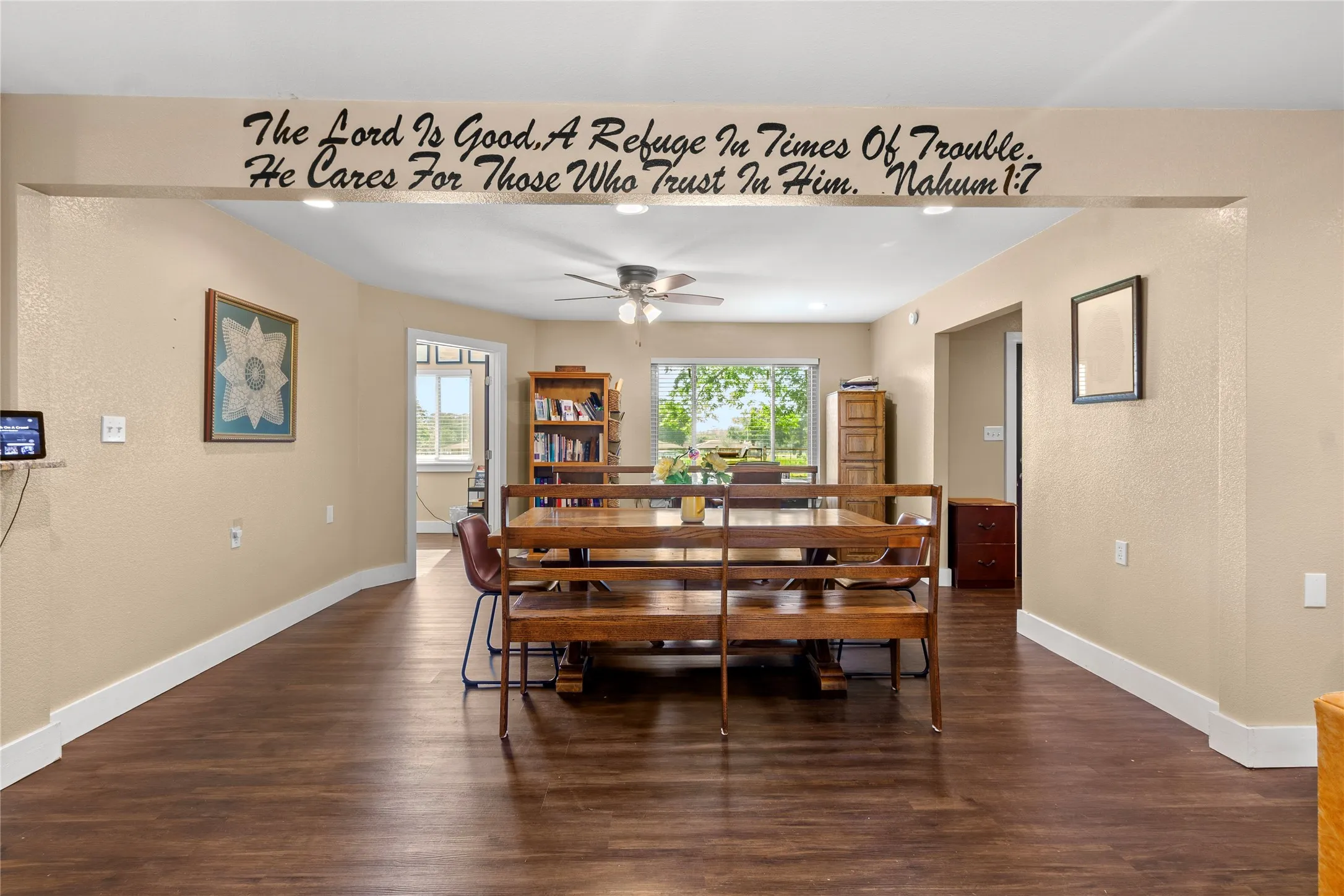 Single Family Residence For Sale in Freestone County , 250 Williford Street, Fairfield, Texas 75840, 3 Bedroom, 2 Bathroom, Garage spaces, 2,816 Sqft, built in 1971, mls#21303560, Real Estate Agent in Fairfield, Homes For Sale in Freestone county, Homes For Sale in Fairfield, Realtor in Fairfield Texas, Real Estate Brokerage Independent Realty Texas, Luminita Cordes Realtor