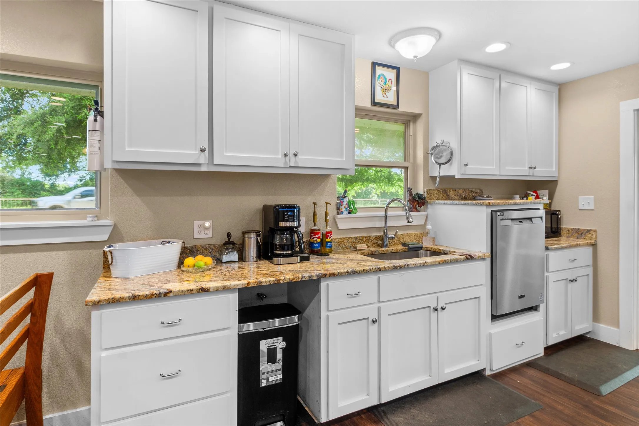 Single Family Residence For Sale in Freestone County , 250 Williford Street, Fairfield, Texas 75840, 3 Bedroom, 2 Bathroom, Garage spaces, 2,816 Sqft, built in 1971, mls#21303560, Real Estate Agent in Fairfield, Homes For Sale in Freestone county, Homes For Sale in Fairfield, Realtor in Fairfield Texas, Real Estate Brokerage Independent Realty Texas, Luminita Cordes Realtor