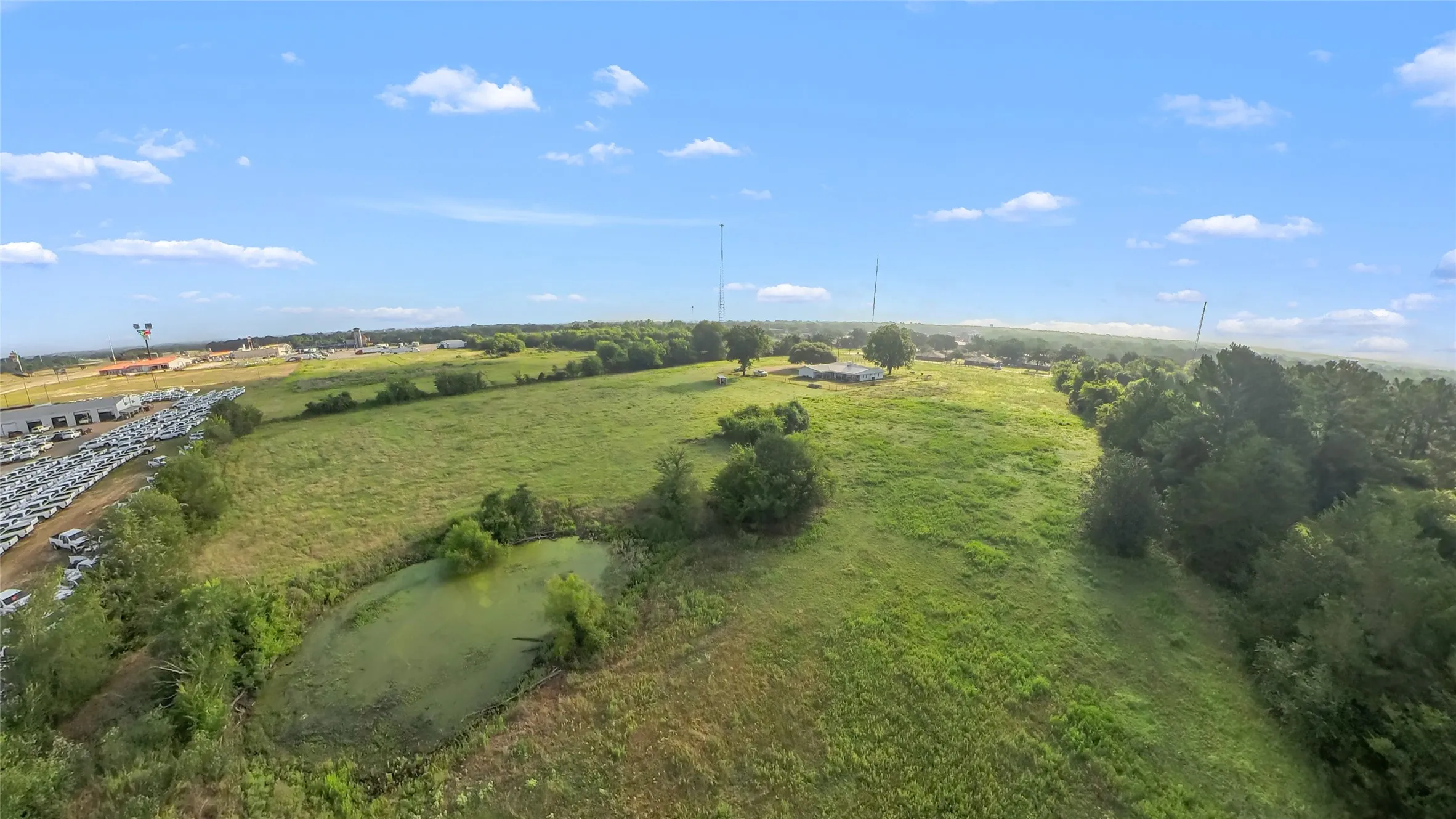 Single Family Residence For Sale in Freestone County , 250 Williford Street, Fairfield, Texas 75840, 3 Bedroom, 2 Bathroom, Garage spaces, 2,816 Sqft, built in 1971, mls#21303560, Real Estate Agent in Fairfield, Homes For Sale in Freestone county, Homes For Sale in Fairfield, Realtor in Fairfield Texas, Real Estate Brokerage Independent Realty Texas, Luminita Cordes Realtor
