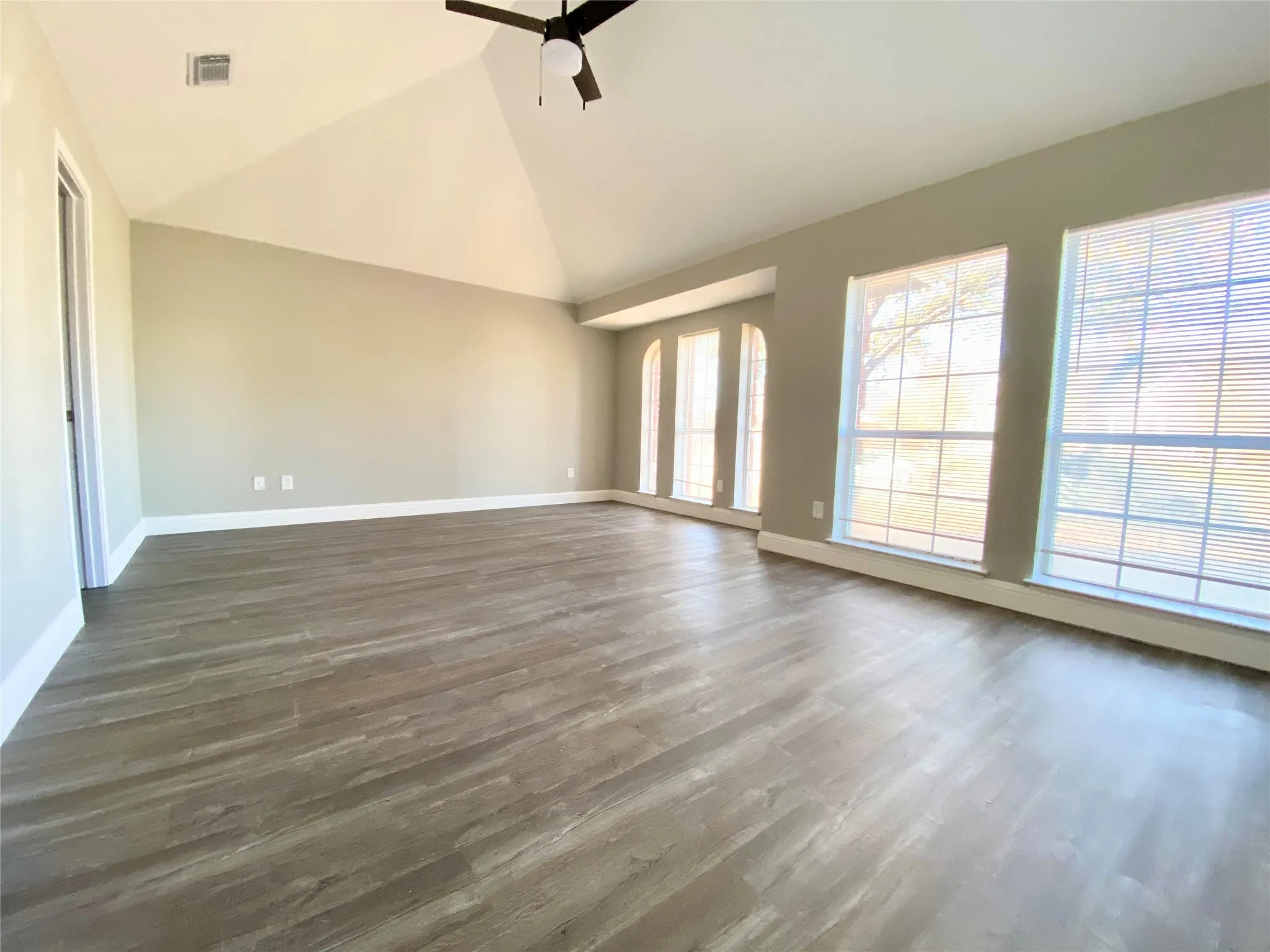 Single Family Residence For Rent in Dallas County , 3714 Catalina Street, Rowlett, Texas 75088, 4 Bedroom, 3 Bathroom, 2 Garage spaces, 2,677 Sqft, built in 1989, mls#21303568, Real Estate Agent in Rowlett, Homes For Rent in Dallas county, Homes For Rent in Rowlett, Realtor in Rowlett Texas, Real Estate Brokerage Independent Realty Texas, Luminita Cordes Realtor