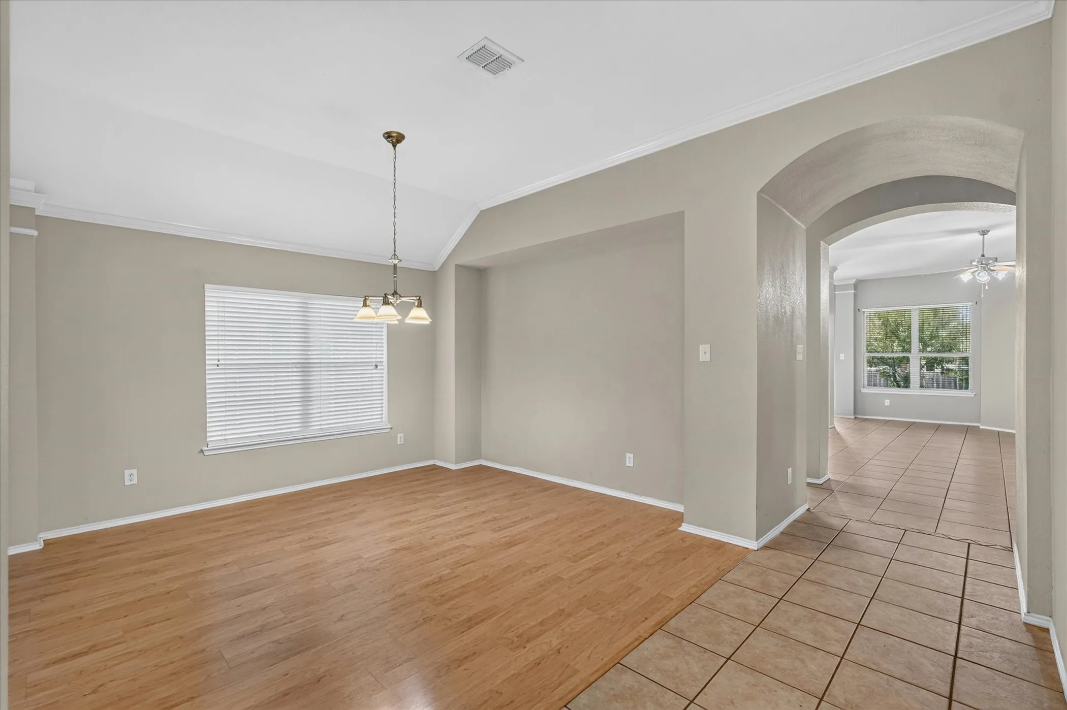 Single Family Residence For Sale in Dallas County , 419 Red Sage Lane, Duncanville, Texas 75137, 3 Bedroom, 2 Bathroom, 2 Garage spaces, 2,058 Sqft, built in 2004, mls#21303201, Real Estate Agent in Duncanville, Homes For Sale in Dallas county, Homes For Sale in Duncanville, Realtor in Duncanville Texas, Real Estate Brokerage Independent Realty Texas, Luminita Cordes Realtor