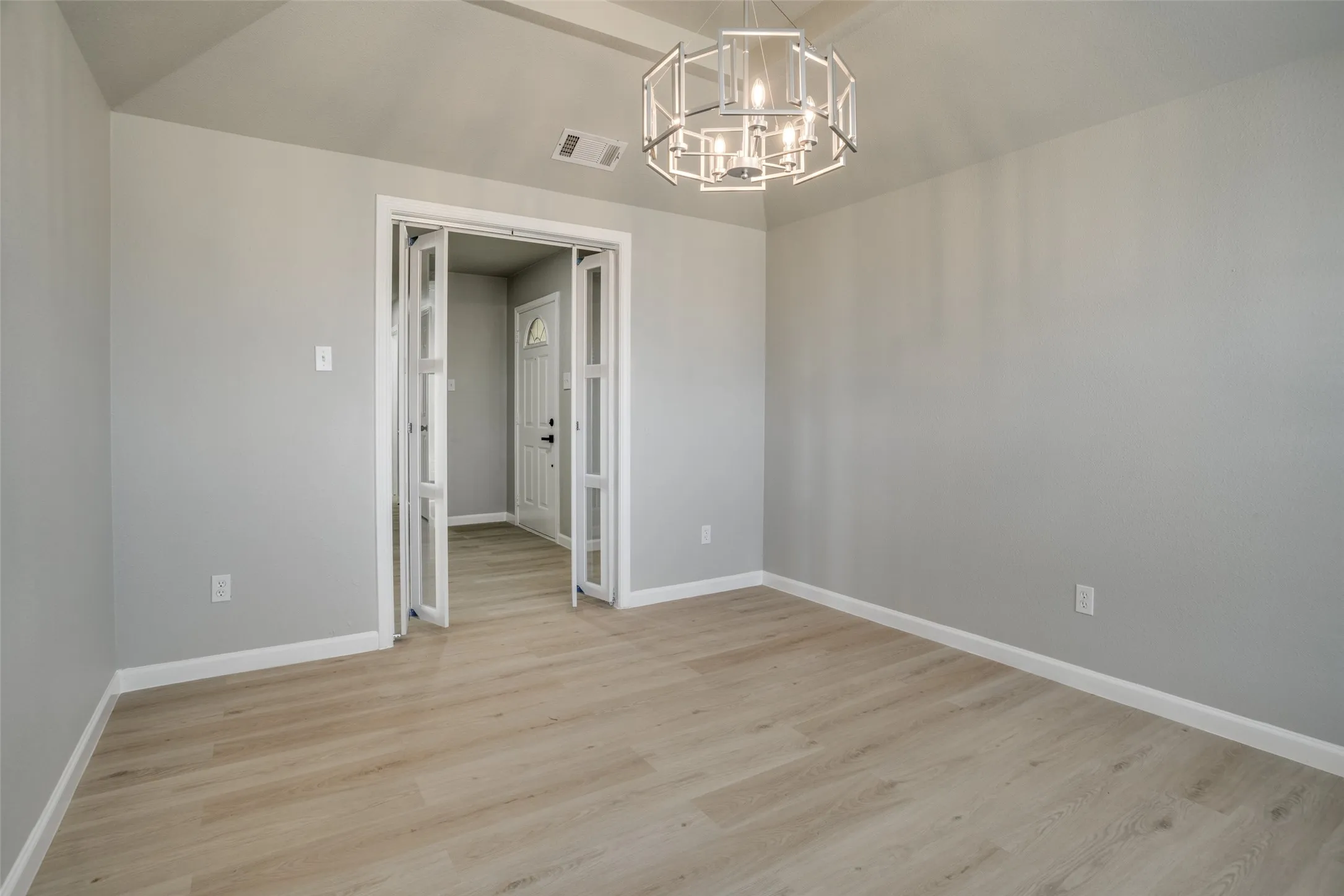 Single Family Residence For Sale in Collin County , 3722 Carrie Lane, St Paul, Texas 75098, 3 Bedroom, 2 Bathroom, 2 Garage spaces, 1,755 Sqft, built in 1993, mls#21303579, Real Estate Agent in St Paul, Homes For Sale in Collin county, Homes For Sale in St Paul, Realtor in St Paul Texas, Real Estate Brokerage Independent Realty Texas, Luminita Cordes Realtor