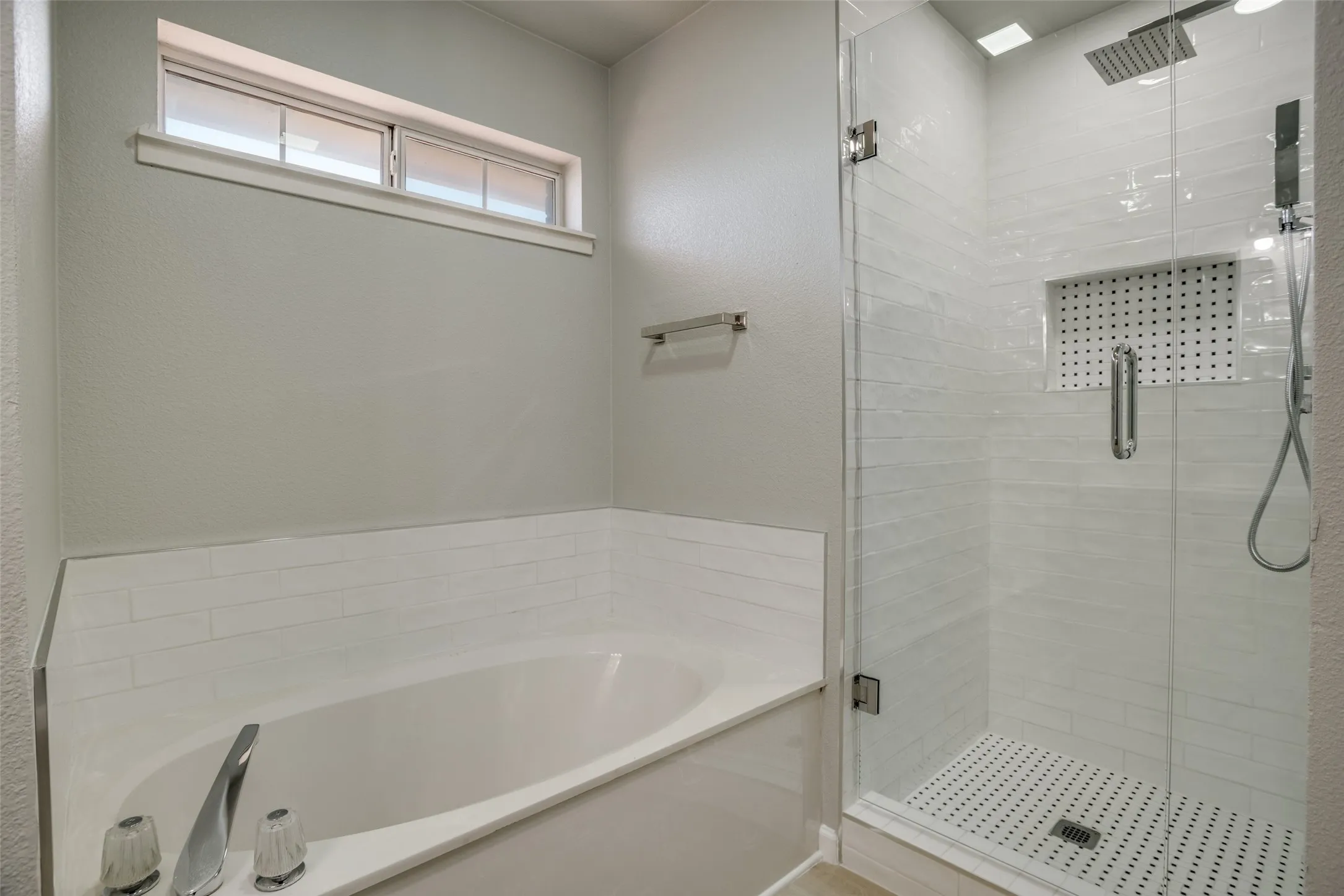 Single Family Residence For Sale in Collin County , 3722 Carrie Lane, St Paul, Texas 75098, 3 Bedroom, 2 Bathroom, 2 Garage spaces, 1,755 Sqft, built in 1993, mls#21303579, Real Estate Agent in St Paul, Homes For Sale in Collin county, Homes For Sale in St Paul, Realtor in St Paul Texas, Real Estate Brokerage Independent Realty Texas, Luminita Cordes Realtor