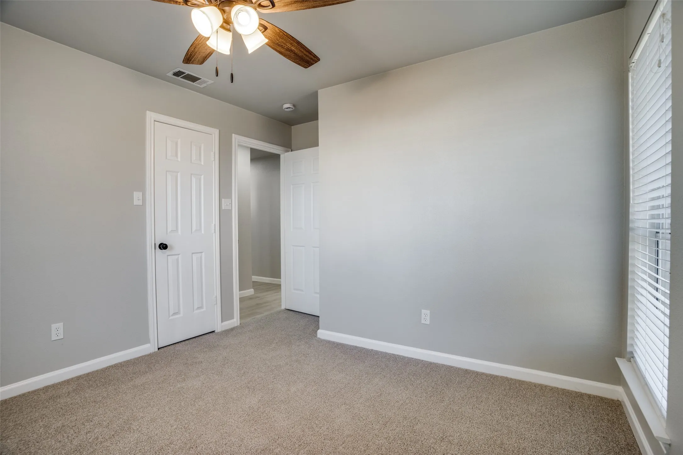 Single Family Residence For Sale in Collin County , 3722 Carrie Lane, St Paul, Texas 75098, 3 Bedroom, 2 Bathroom, 2 Garage spaces, 1,755 Sqft, built in 1993, mls#21303579, Real Estate Agent in St Paul, Homes For Sale in Collin county, Homes For Sale in St Paul, Realtor in St Paul Texas, Real Estate Brokerage Independent Realty Texas, Luminita Cordes Realtor