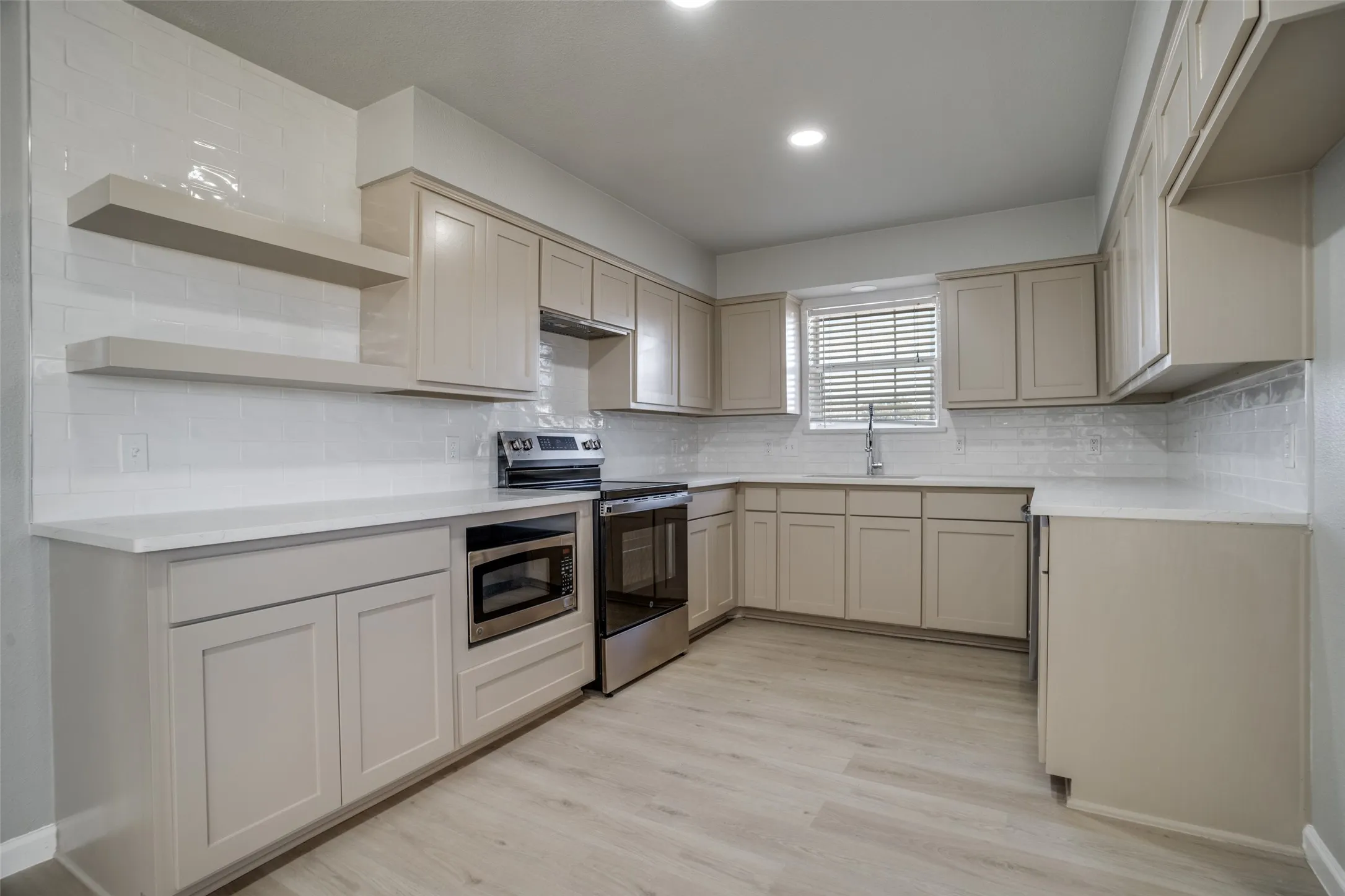 Single Family Residence For Sale in Collin County , 3722 Carrie Lane, St Paul, Texas 75098, 3 Bedroom, 2 Bathroom, 2 Garage spaces, 1,755 Sqft, built in 1993, mls#21303579, Real Estate Agent in St Paul, Homes For Sale in Collin county, Homes For Sale in St Paul, Realtor in St Paul Texas, Real Estate Brokerage Independent Realty Texas, Luminita Cordes Realtor