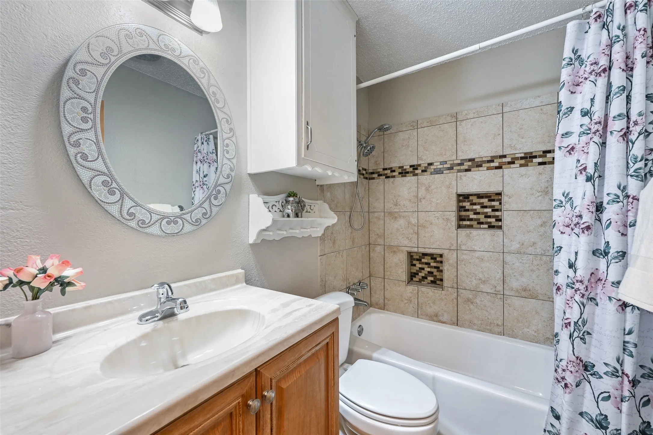 Single Family Residence For Sale in Tarrant County , 4421 Tiptop Street, Haltom City, Texas 76117, 3 Bedroom, 2 Bathroom, 2 Garage spaces, 1,535 Sqft, built in 1974, mls#21302444, Real Estate Agent in Haltom City, Homes For Sale in Tarrant county, Homes For Sale in Haltom City, Realtor in Haltom City Texas, Real Estate Brokerage Independent Realty Texas, Luminita Cordes Realtor