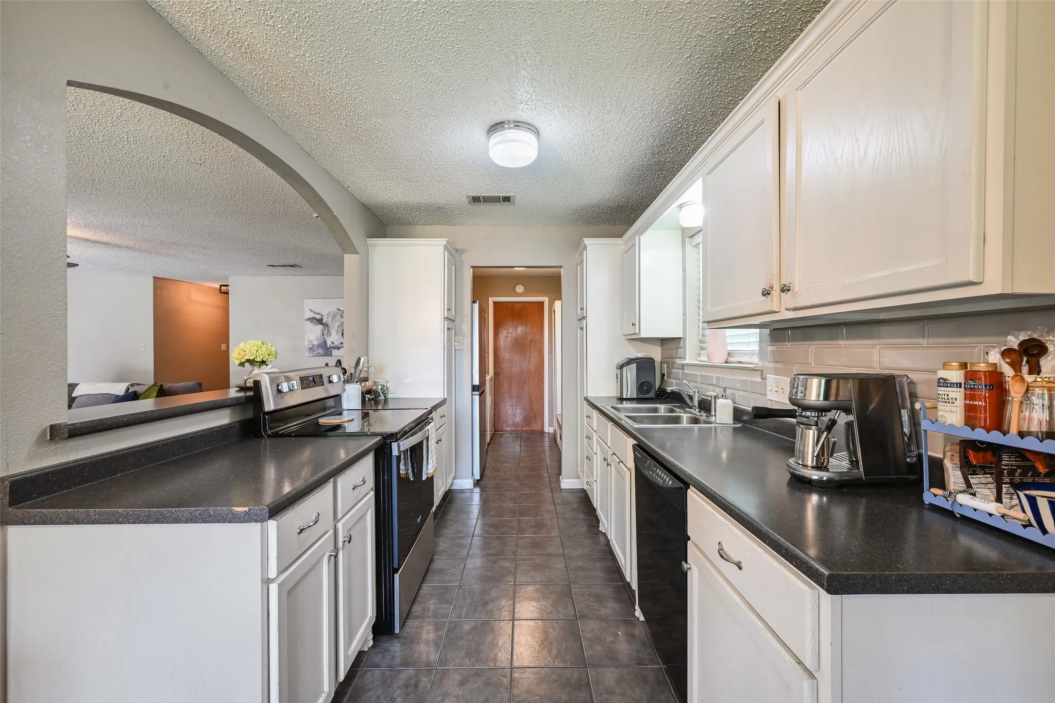Single Family Residence For Sale in Tarrant County , 4421 Tiptop Street, Haltom City, Texas 76117, 3 Bedroom, 2 Bathroom, 2 Garage spaces, 1,535 Sqft, built in 1974, mls#21302444, Real Estate Agent in Haltom City, Homes For Sale in Tarrant county, Homes For Sale in Haltom City, Realtor in Haltom City Texas, Real Estate Brokerage Independent Realty Texas, Luminita Cordes Realtor