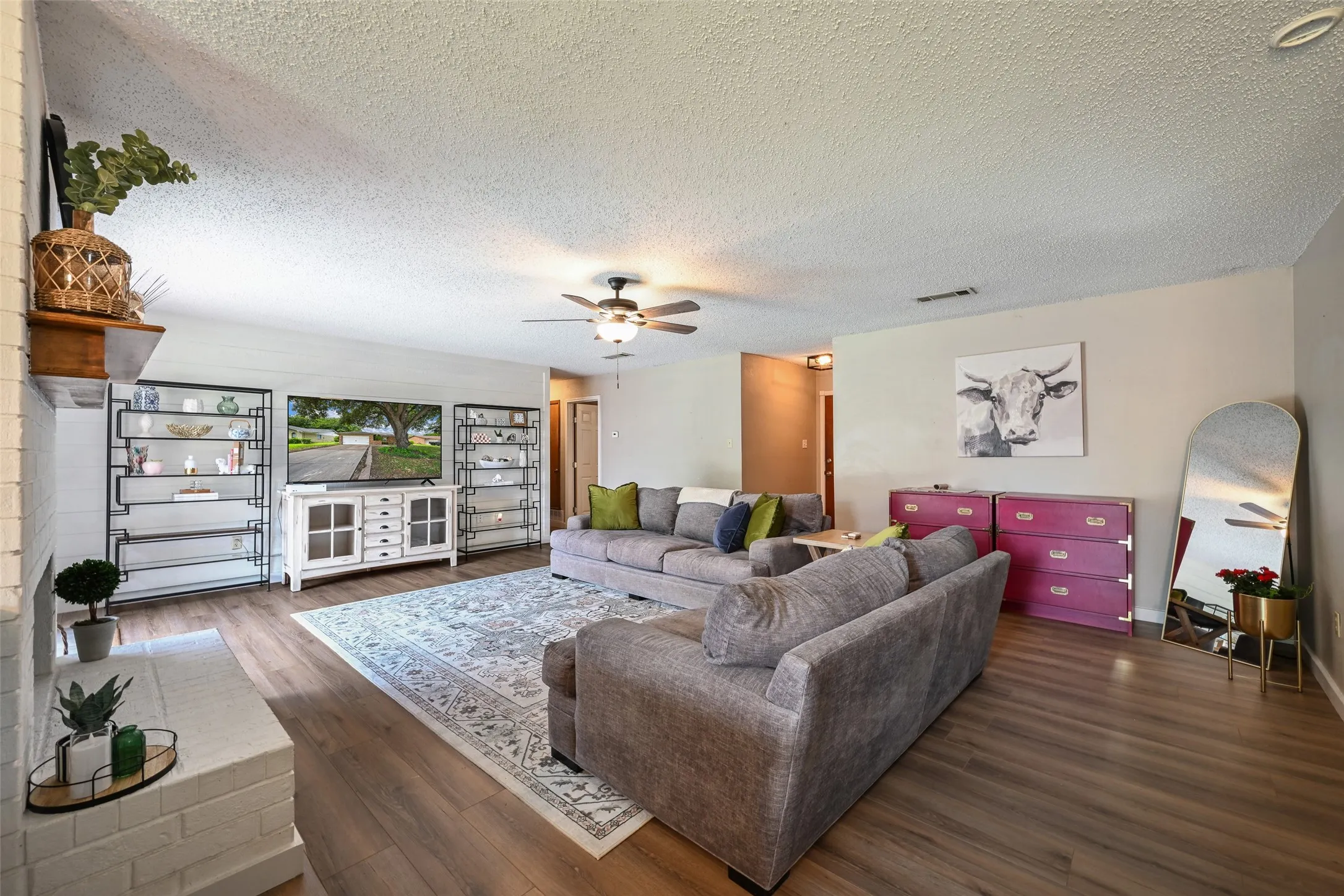 Single Family Residence For Sale in Tarrant County , 4421 Tiptop Street, Haltom City, Texas 76117, 3 Bedroom, 2 Bathroom, 2 Garage spaces, 1,535 Sqft, built in 1974, mls#21302444, Real Estate Agent in Haltom City, Homes For Sale in Tarrant county, Homes For Sale in Haltom City, Realtor in Haltom City Texas, Real Estate Brokerage Independent Realty Texas, Luminita Cordes Realtor
