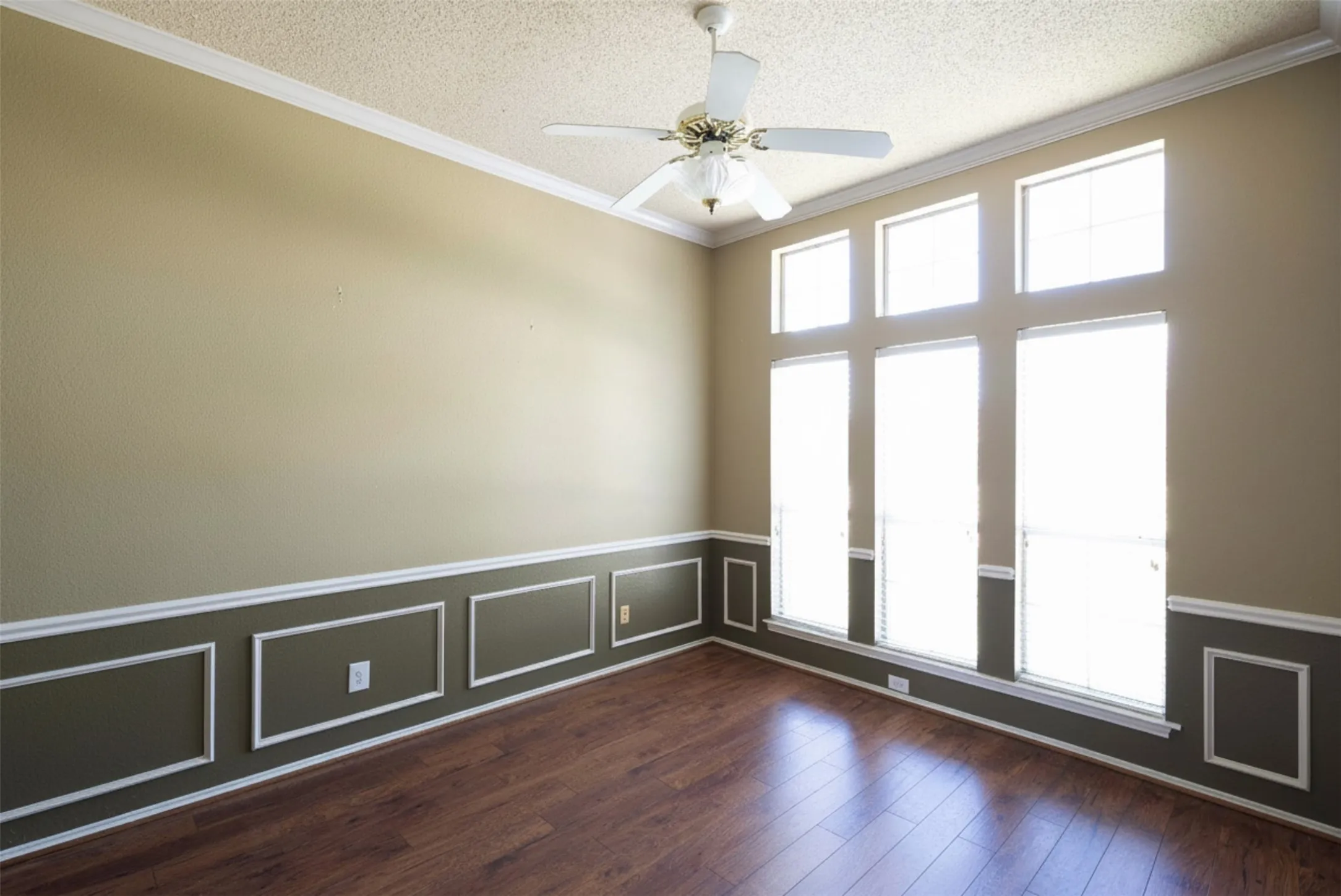 Single Family Residence For Sale in Rockwall County , 522 Shannon Drive, Rockwall, Texas 75087, 4 Bedroom, 2 Bathroom, 2 Garage spaces, 2,234 Sqft, built in 1996, mls#21299124, Real Estate Agent in Rockwall, Homes For Sale in Rockwall county, Homes For Sale in Rockwall, Realtor in Rockwall Texas, Real Estate Brokerage Independent Realty Texas, Luminita Cordes Realtor