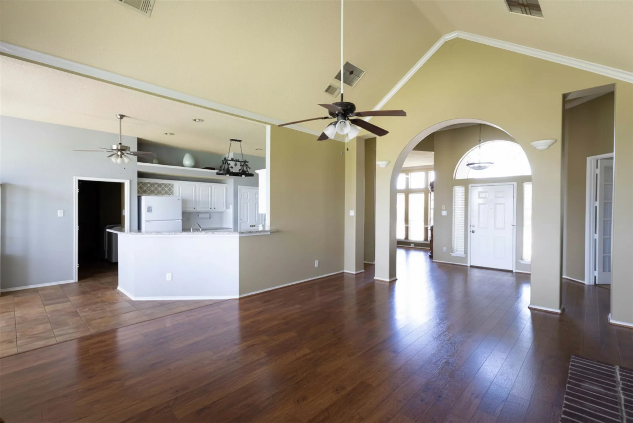 Single Family Residence For Sale in Rockwall County , 522 Shannon Drive, Rockwall, Texas 75087, 4 Bedroom, 2 Bathroom, 2 Garage spaces, 2,234 Sqft, built in 1996, mls#21299124, Real Estate Agent in Rockwall, Homes For Sale in Rockwall county, Homes For Sale in Rockwall, Realtor in Rockwall Texas, Real Estate Brokerage Independent Realty Texas, Luminita Cordes Realtor