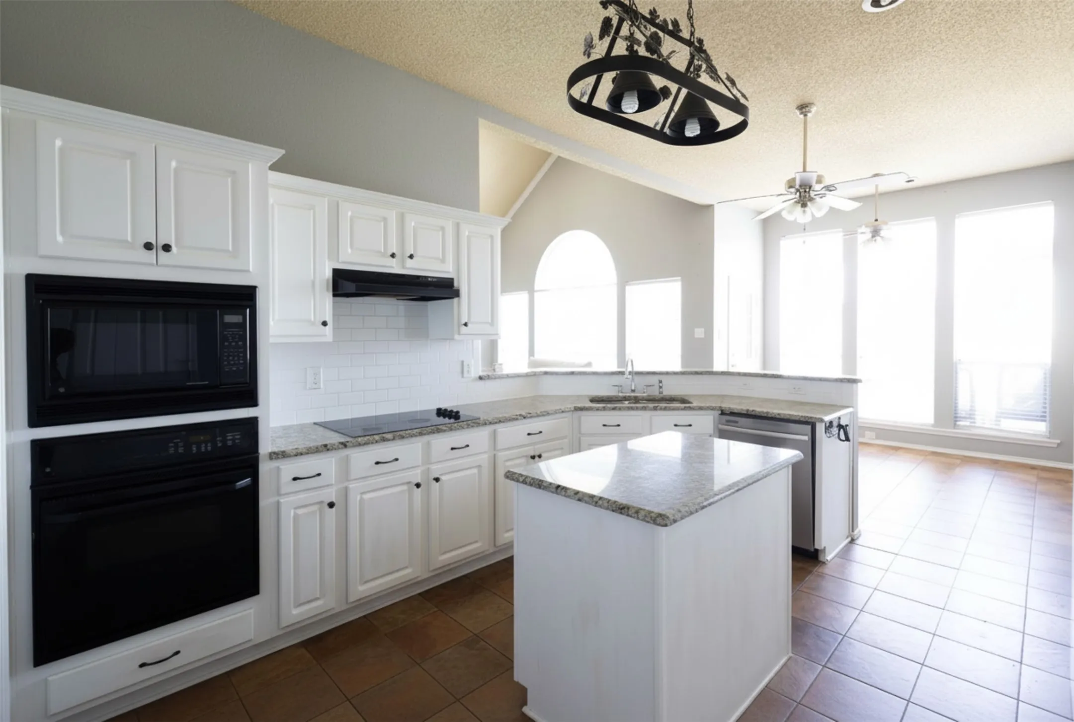 Single Family Residence For Sale in Rockwall County , 522 Shannon Drive, Rockwall, Texas 75087, 4 Bedroom, 2 Bathroom, 2 Garage spaces, 2,234 Sqft, built in 1996, mls#21299124, Real Estate Agent in Rockwall, Homes For Sale in Rockwall county, Homes For Sale in Rockwall, Realtor in Rockwall Texas, Real Estate Brokerage Independent Realty Texas, Luminita Cordes Realtor