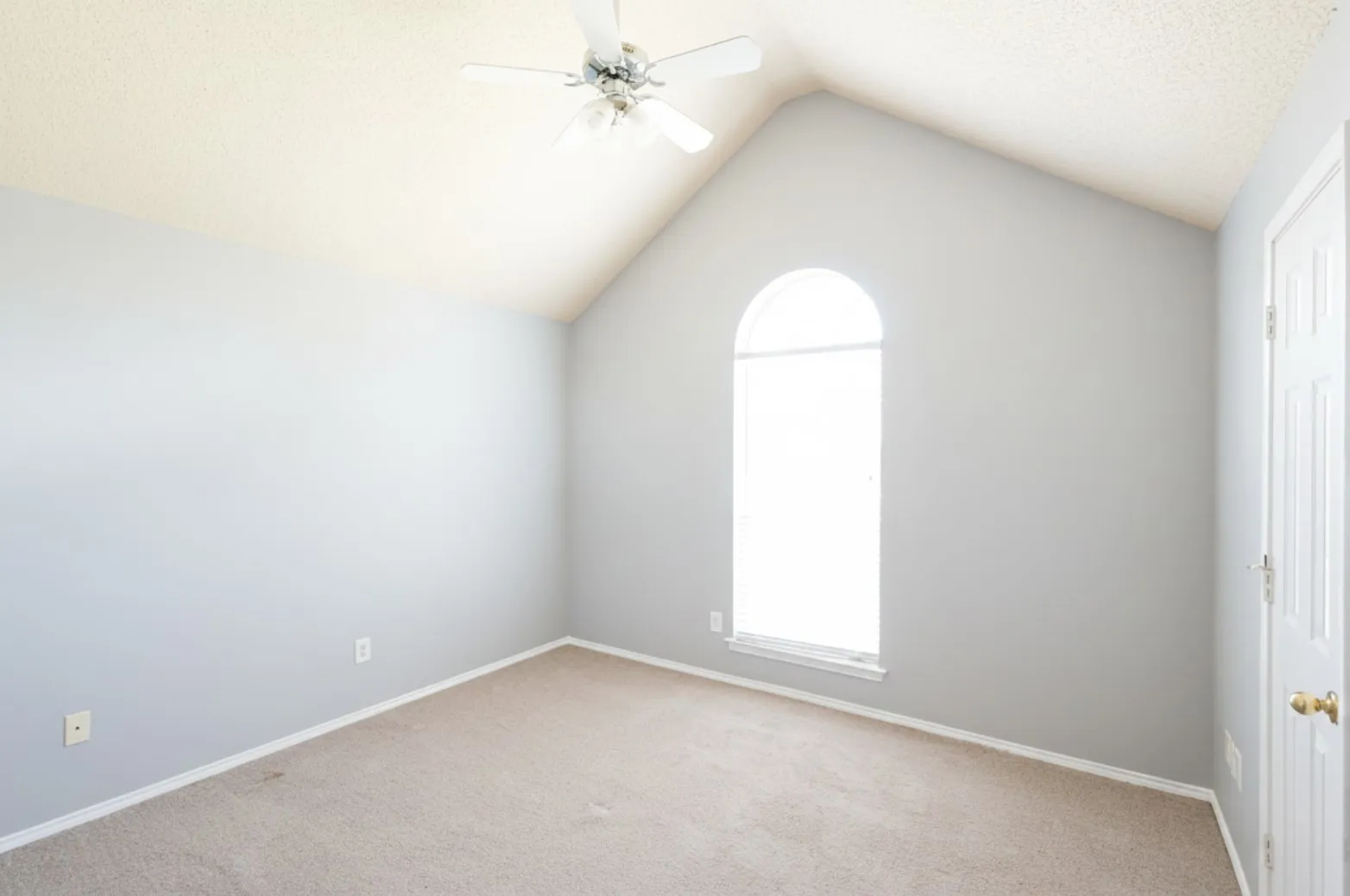 Single Family Residence For Sale in Rockwall County , 522 Shannon Drive, Rockwall, Texas 75087, 4 Bedroom, 2 Bathroom, 2 Garage spaces, 2,234 Sqft, built in 1996, mls#21299124, Real Estate Agent in Rockwall, Homes For Sale in Rockwall county, Homes For Sale in Rockwall, Realtor in Rockwall Texas, Real Estate Brokerage Independent Realty Texas, Luminita Cordes Realtor