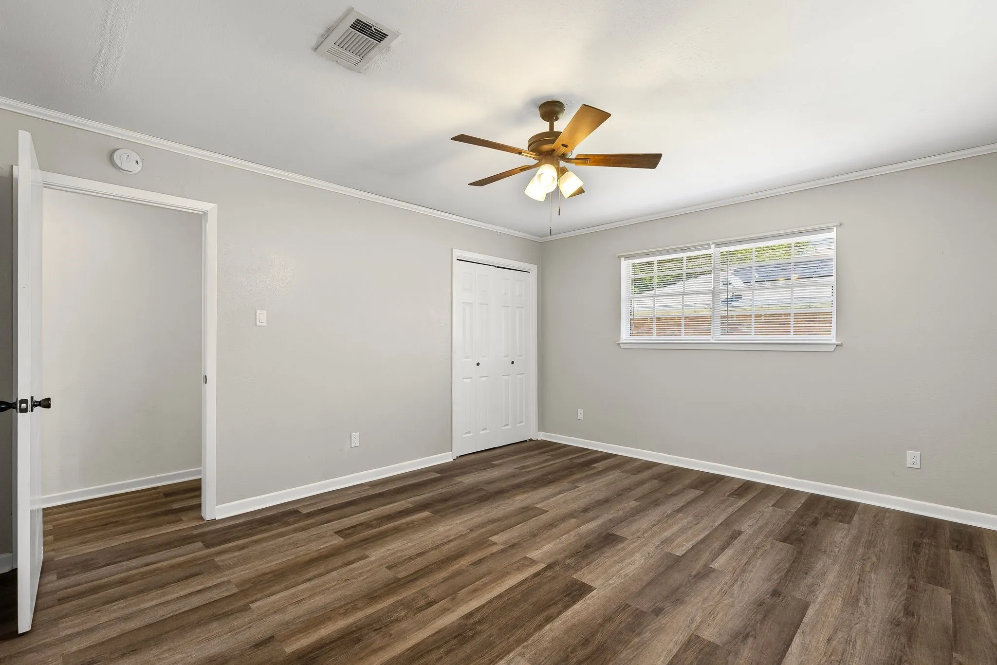 Single Family Residence For Sale in Hunt County , 148 Royal Lane, Commerce, Texas 75428, 3 Bedroom, 2 Bathroom, 2 Garage spaces, 1,875 Sqft, built in 1968, mls#21303608, Real Estate Agent in Commerce, Homes For Sale in Hunt county, Homes For Sale in Commerce, Realtor in Commerce Texas, Real Estate Brokerage Independent Realty Texas, Luminita Cordes Realtor