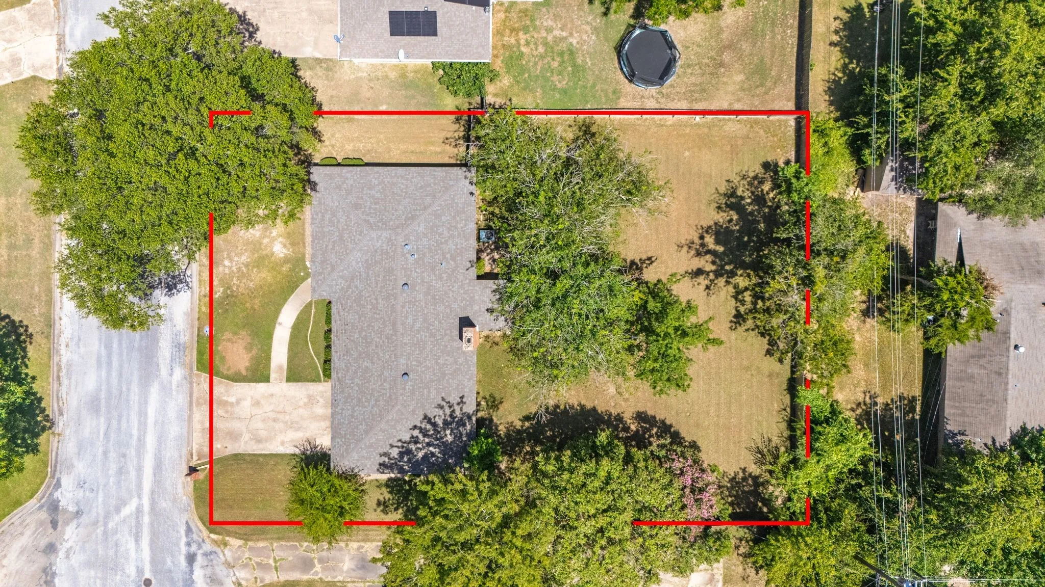 Single Family Residence For Sale in Hunt County , 148 Royal Lane, Commerce, Texas 75428, 3 Bedroom, 2 Bathroom, 2 Garage spaces, 1,875 Sqft, built in 1968, mls#21303608, Real Estate Agent in Commerce, Homes For Sale in Hunt county, Homes For Sale in Commerce, Realtor in Commerce Texas, Real Estate Brokerage Independent Realty Texas, Luminita Cordes Realtor
