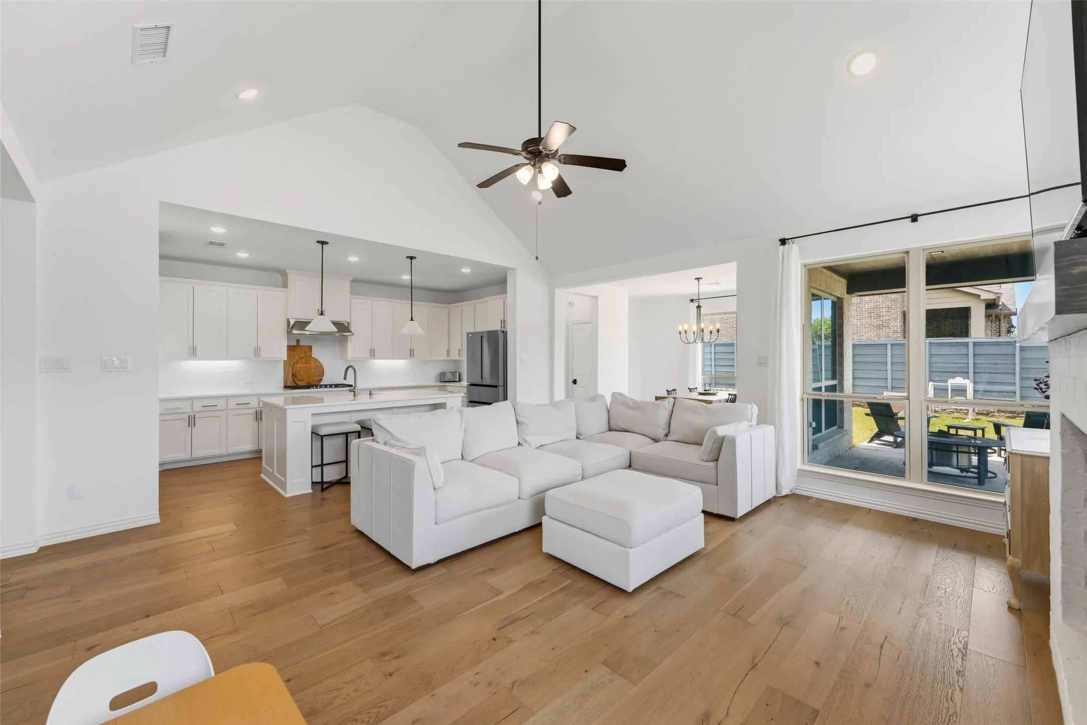 Single Family Residence For Sale in Denton County , 6012 Mapleshade Way, Little Elm, Texas 76227, 4 Bedroom, 3 Bathroom, 2 Garage spaces, 2,401 Sqft, built in 2021, mls#21303617, Real Estate Agent in Little Elm, Homes For Sale in Denton county, Homes For Sale in Little Elm, Realtor in Little Elm Texas, Real Estate Brokerage Independent Realty Texas, Luminita Cordes Realtor