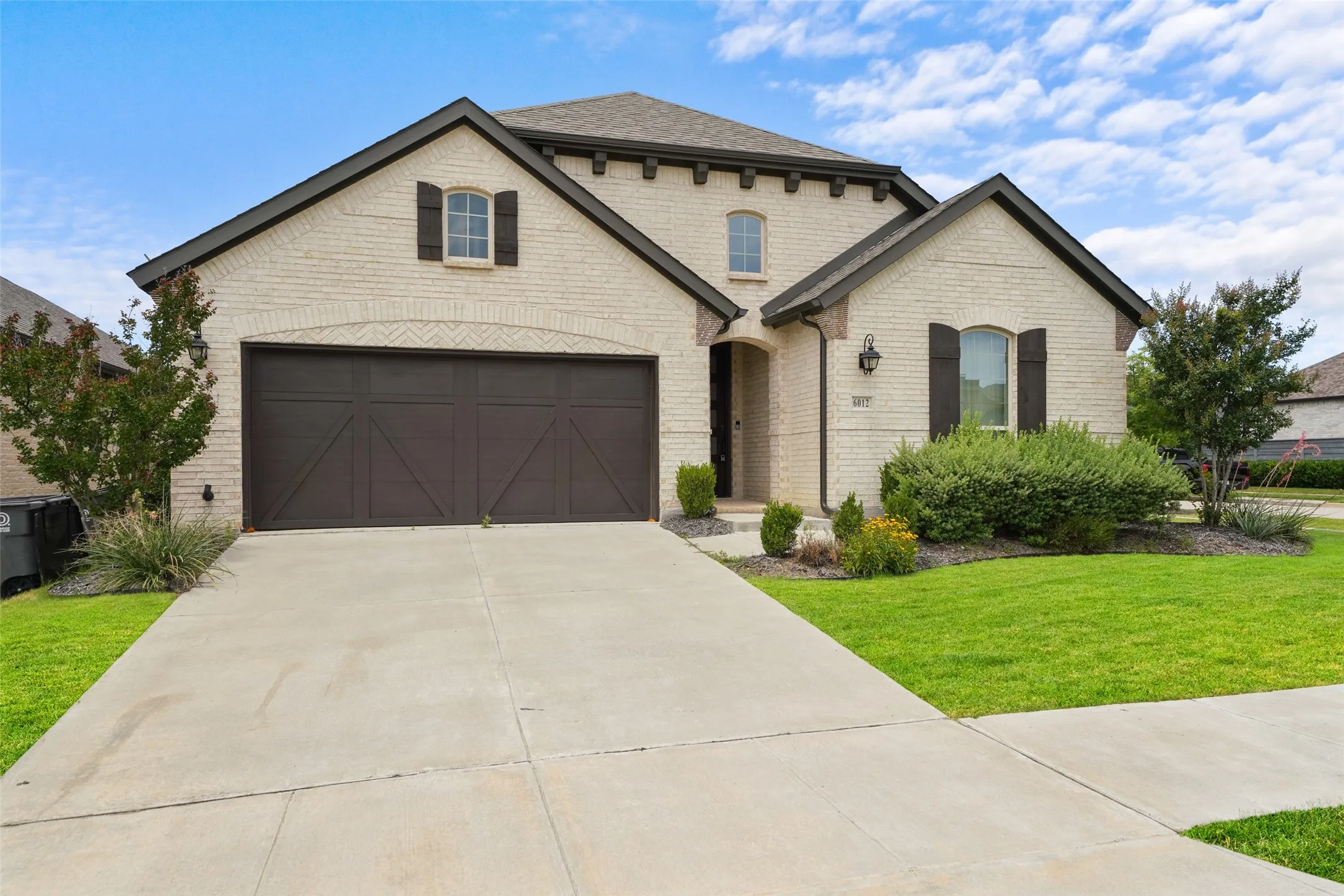 Single Family Residence For Sale in Denton County , 6012 Mapleshade Way, Little Elm, Texas 76227, 4 Bedroom, 3 Bathroom, 2 Garage spaces, 2,401 Sqft, built in 2021, mls#21303617, Real Estate Agent in Little Elm, Homes For Sale in Denton county, Homes For Sale in Little Elm, Realtor in Little Elm Texas, Real Estate Brokerage Independent Realty Texas, Luminita Cordes Realtor