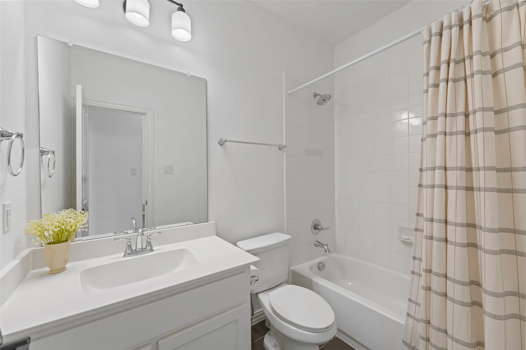 Single Family Residence For Sale in Denton County , 6012 Mapleshade Way, Little Elm, Texas 76227, 4 Bedroom, 3 Bathroom, 2 Garage spaces, 2,401 Sqft, built in 2021, mls#21303617, Real Estate Agent in Little Elm, Homes For Sale in Denton county, Homes For Sale in Little Elm, Realtor in Little Elm Texas, Real Estate Brokerage Independent Realty Texas, Luminita Cordes Realtor