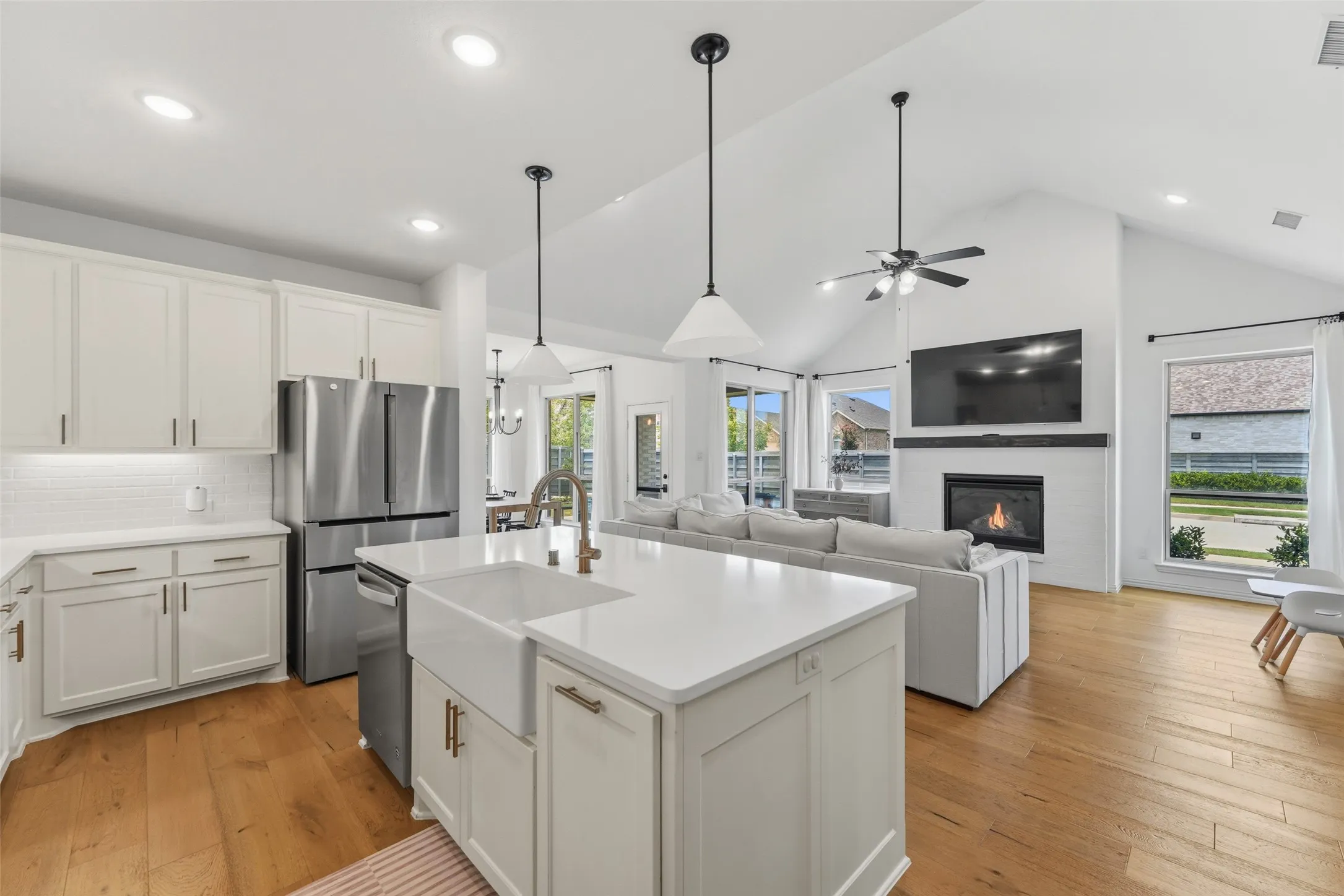 Single Family Residence For Sale in Denton County , 6012 Mapleshade Way, Little Elm, Texas 76227, 4 Bedroom, 3 Bathroom, 2 Garage spaces, 2,401 Sqft, built in 2021, mls#21303617, Real Estate Agent in Little Elm, Homes For Sale in Denton county, Homes For Sale in Little Elm, Realtor in Little Elm Texas, Real Estate Brokerage Independent Realty Texas, Luminita Cordes Realtor