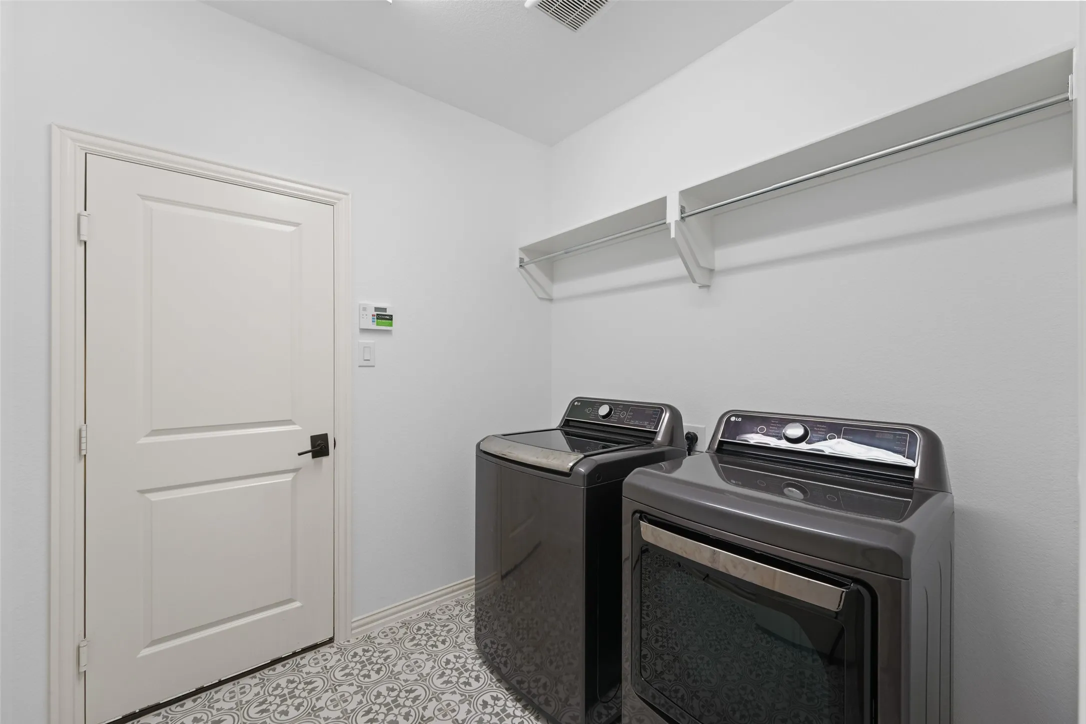 Single Family Residence For Sale in Denton County , 6012 Mapleshade Way, Little Elm, Texas 76227, 4 Bedroom, 3 Bathroom, 2 Garage spaces, 2,401 Sqft, built in 2021, mls#21303617, Real Estate Agent in Little Elm, Homes For Sale in Denton county, Homes For Sale in Little Elm, Realtor in Little Elm Texas, Real Estate Brokerage Independent Realty Texas, Luminita Cordes Realtor