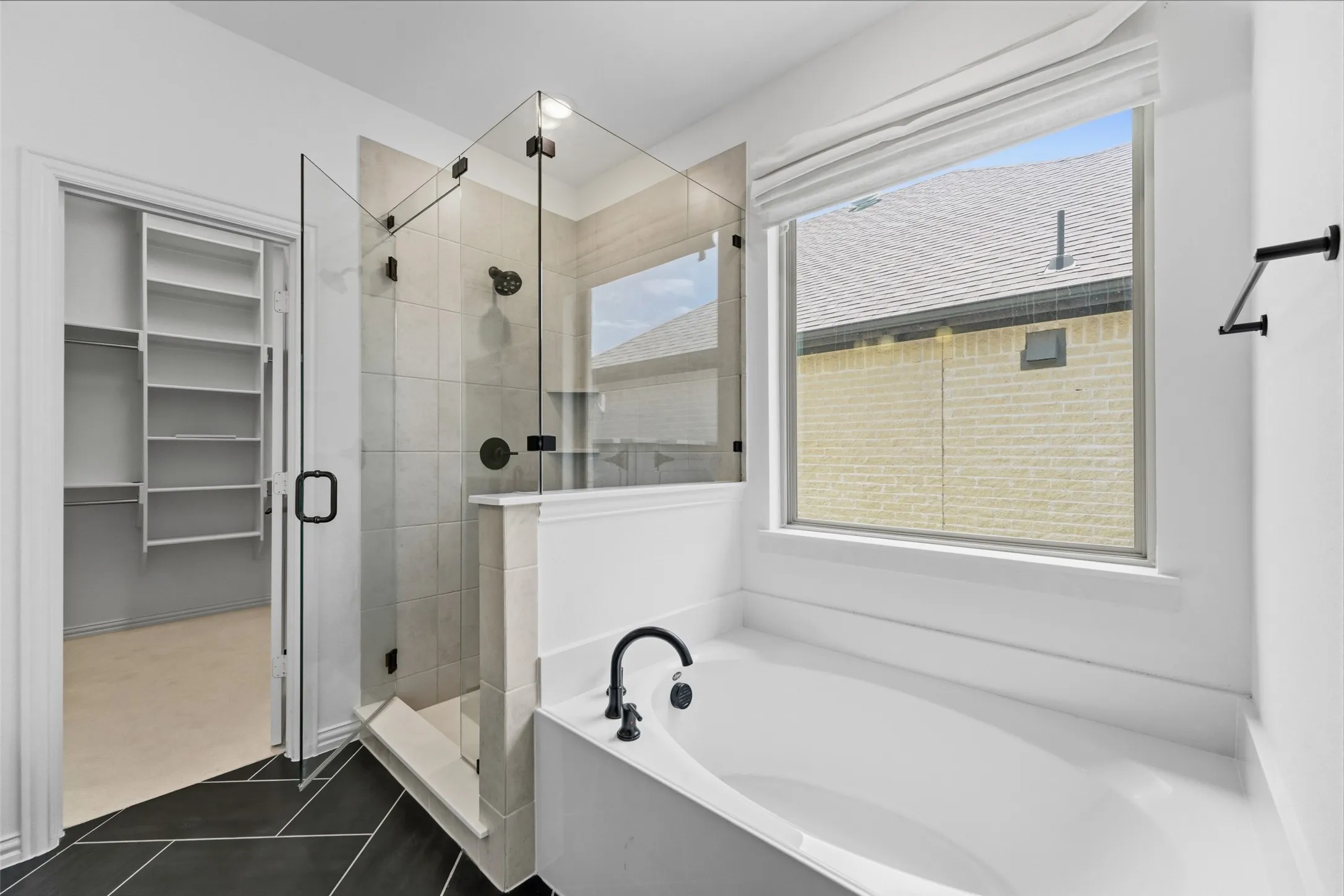 Single Family Residence For Sale in Denton County , 6012 Mapleshade Way, Little Elm, Texas 76227, 4 Bedroom, 3 Bathroom, 2 Garage spaces, 2,401 Sqft, built in 2021, mls#21303617, Real Estate Agent in Little Elm, Homes For Sale in Denton county, Homes For Sale in Little Elm, Realtor in Little Elm Texas, Real Estate Brokerage Independent Realty Texas, Luminita Cordes Realtor