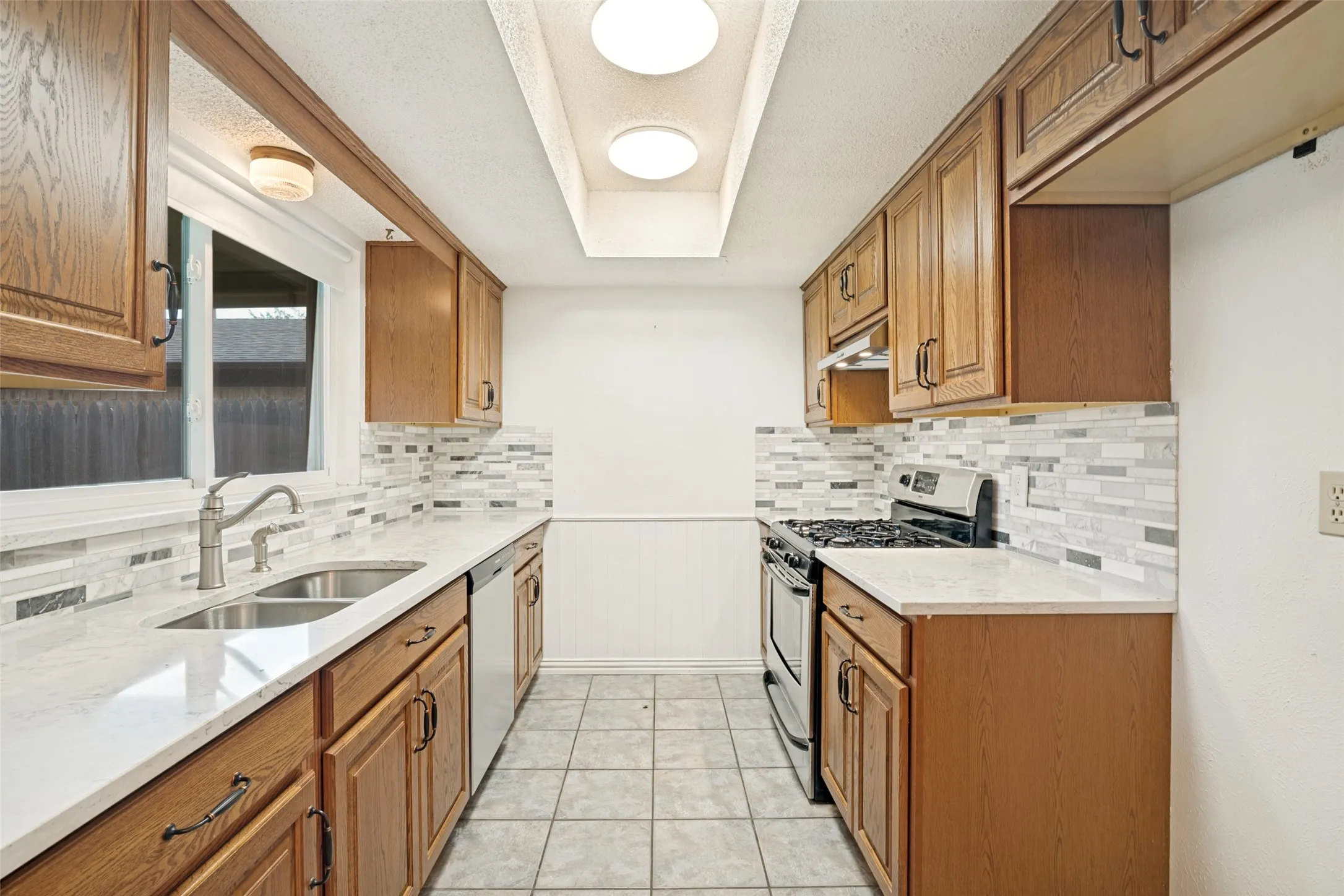 Single Family Residence For Sale in Dallas County , 527 Dinalynn Street, Mesquite, Texas 75149, 4 Bedroom, 2 Bathroom, 2 Garage spaces, 1,652 Sqft, built in 1976, mls#21297783, Real Estate Agent in Mesquite, Homes For Sale in Dallas county, Homes For Sale in Mesquite, Realtor in Mesquite Texas, Real Estate Brokerage Independent Realty Texas, Luminita Cordes Realtor