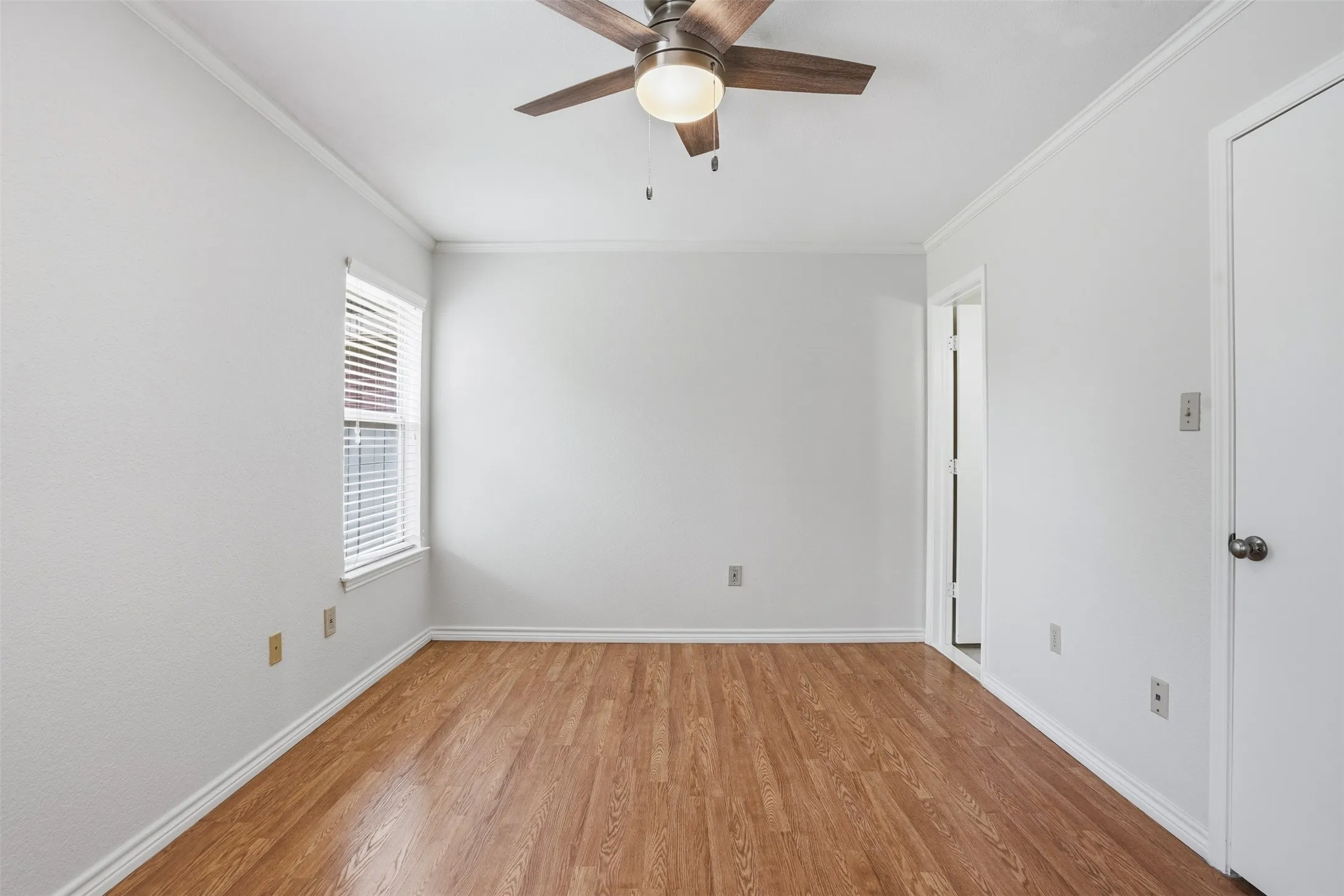 Single Family Residence For Rent in Tarrant County , 1122 Hidden Creek Drive, Mansfield, Texas 76063, 3 Bedroom, 2 Bathroom, 1 Garage spaces, 1,060 Sqft, built in 1988, mls#21303616, Real Estate Agent in Mansfield, Homes For Rent in Tarrant county, Homes For Rent in Mansfield, Realtor in Mansfield Texas, Real Estate Brokerage Independent Realty Texas, Luminita Cordes Realtor