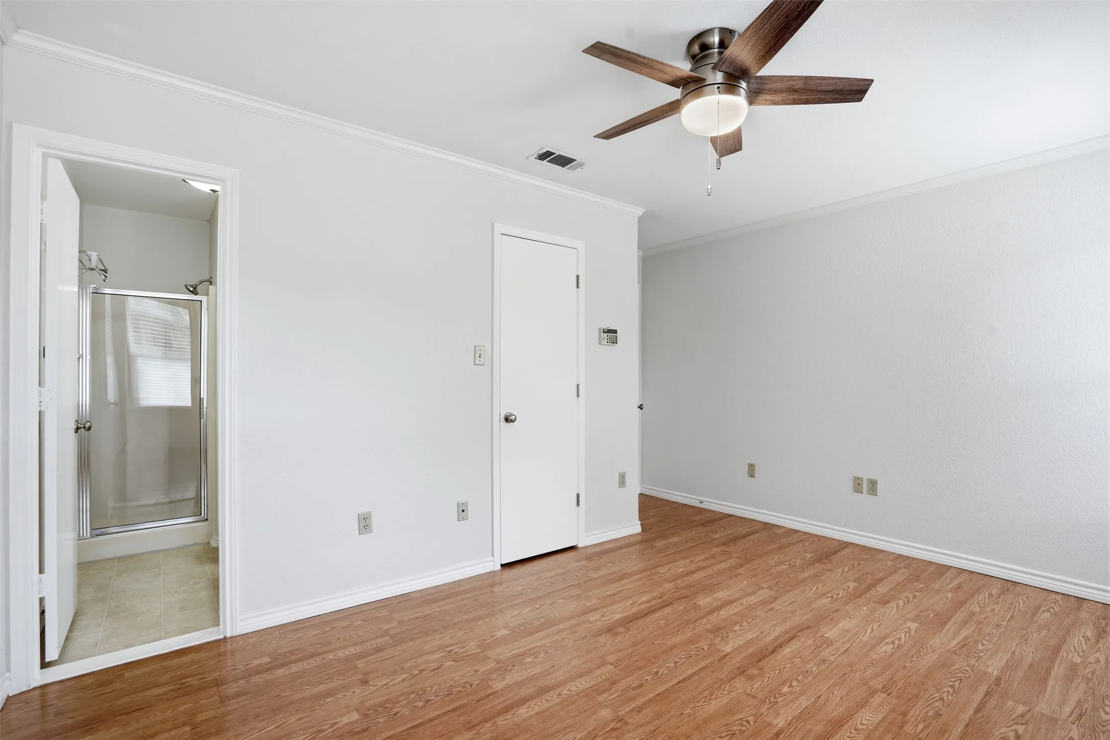 Single Family Residence For Rent in Tarrant County , 1122 Hidden Creek Drive, Mansfield, Texas 76063, 3 Bedroom, 2 Bathroom, 1 Garage spaces, 1,060 Sqft, built in 1988, mls#21303616, Real Estate Agent in Mansfield, Homes For Rent in Tarrant county, Homes For Rent in Mansfield, Realtor in Mansfield Texas, Real Estate Brokerage Independent Realty Texas, Luminita Cordes Realtor