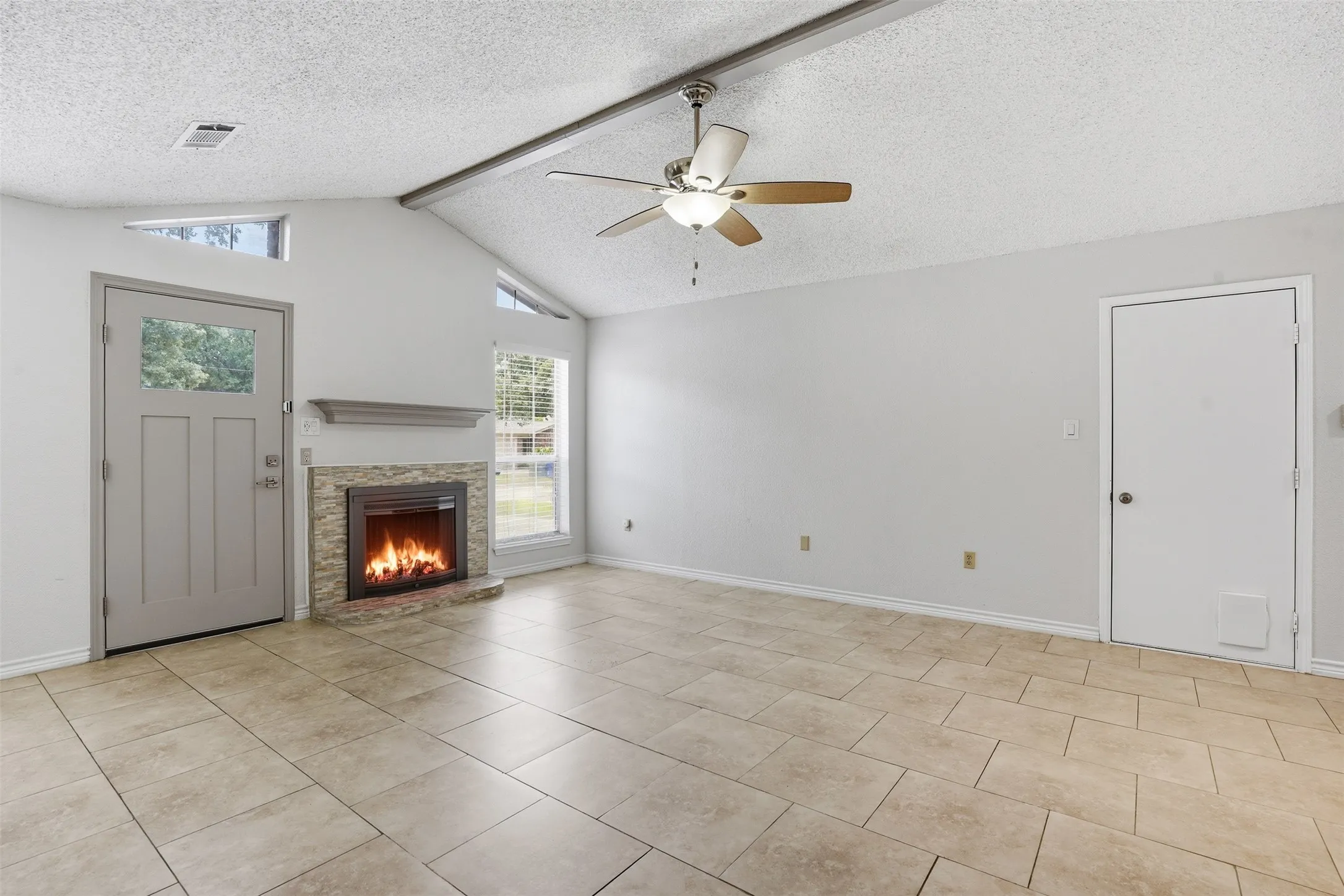 Single Family Residence For Rent in Tarrant County , 1122 Hidden Creek Drive, Mansfield, Texas 76063, 3 Bedroom, 2 Bathroom, 1 Garage spaces, 1,060 Sqft, built in 1988, mls#21303616, Real Estate Agent in Mansfield, Homes For Rent in Tarrant county, Homes For Rent in Mansfield, Realtor in Mansfield Texas, Real Estate Brokerage Independent Realty Texas, Luminita Cordes Realtor