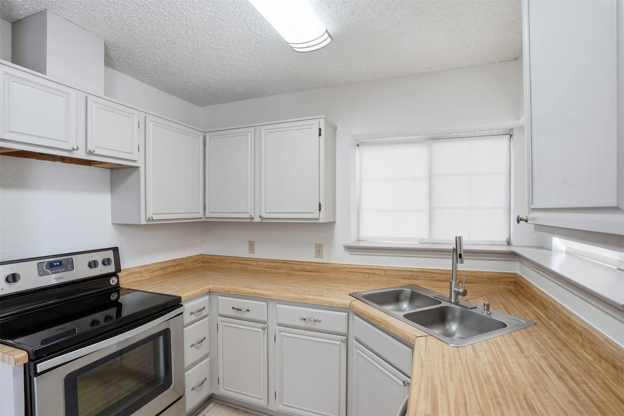 Single Family Residence For Rent in Tarrant County , 1122 Hidden Creek Drive, Mansfield, Texas 76063, 3 Bedroom, 2 Bathroom, 1 Garage spaces, 1,060 Sqft, built in 1988, mls#21303616, Real Estate Agent in Mansfield, Homes For Rent in Tarrant county, Homes For Rent in Mansfield, Realtor in Mansfield Texas, Real Estate Brokerage Independent Realty Texas, Luminita Cordes Realtor
