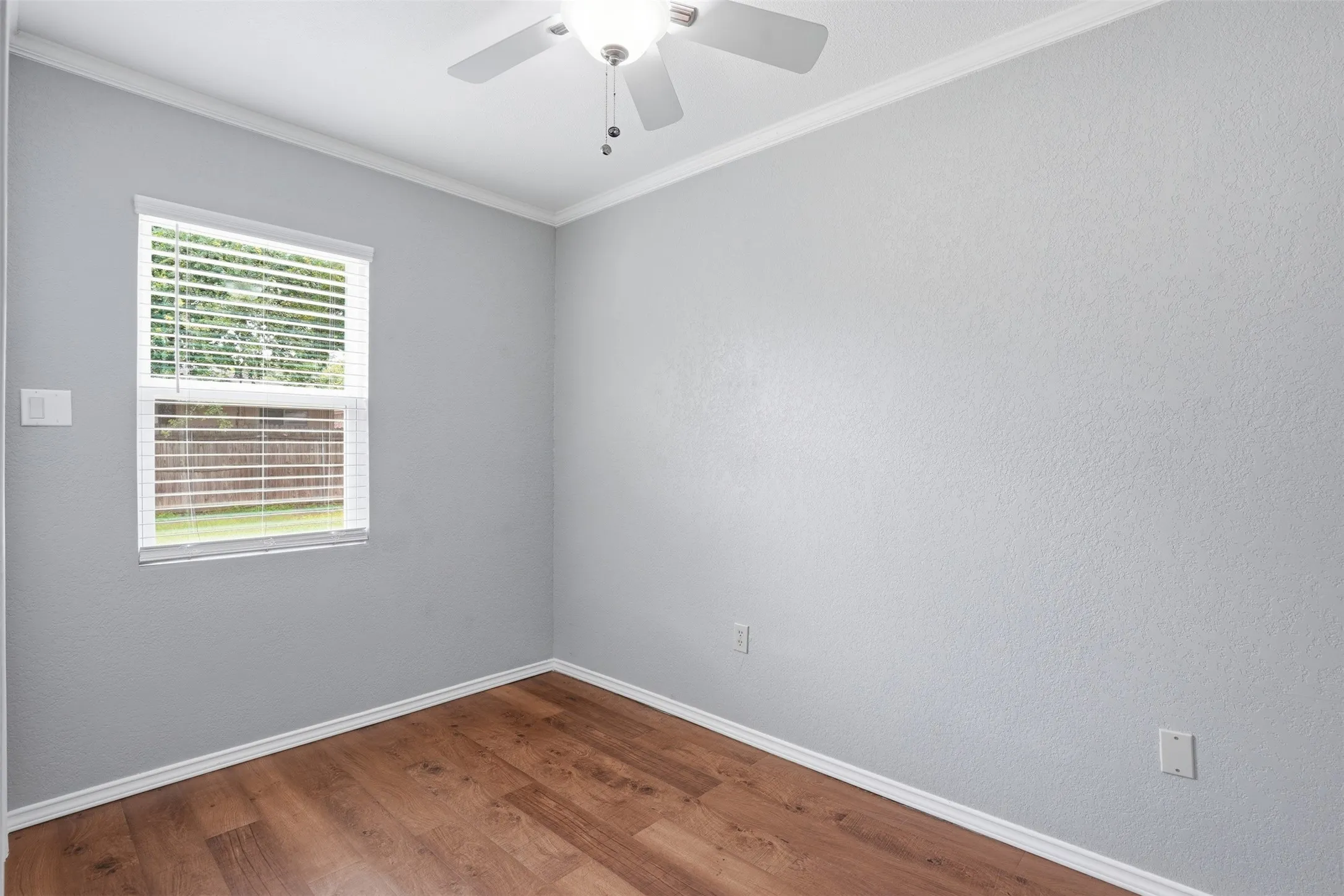 Single Family Residence For Rent in Tarrant County , 1122 Hidden Creek Drive, Mansfield, Texas 76063, 3 Bedroom, 2 Bathroom, 1 Garage spaces, 1,060 Sqft, built in 1988, mls#21303616, Real Estate Agent in Mansfield, Homes For Rent in Tarrant county, Homes For Rent in Mansfield, Realtor in Mansfield Texas, Real Estate Brokerage Independent Realty Texas, Luminita Cordes Realtor