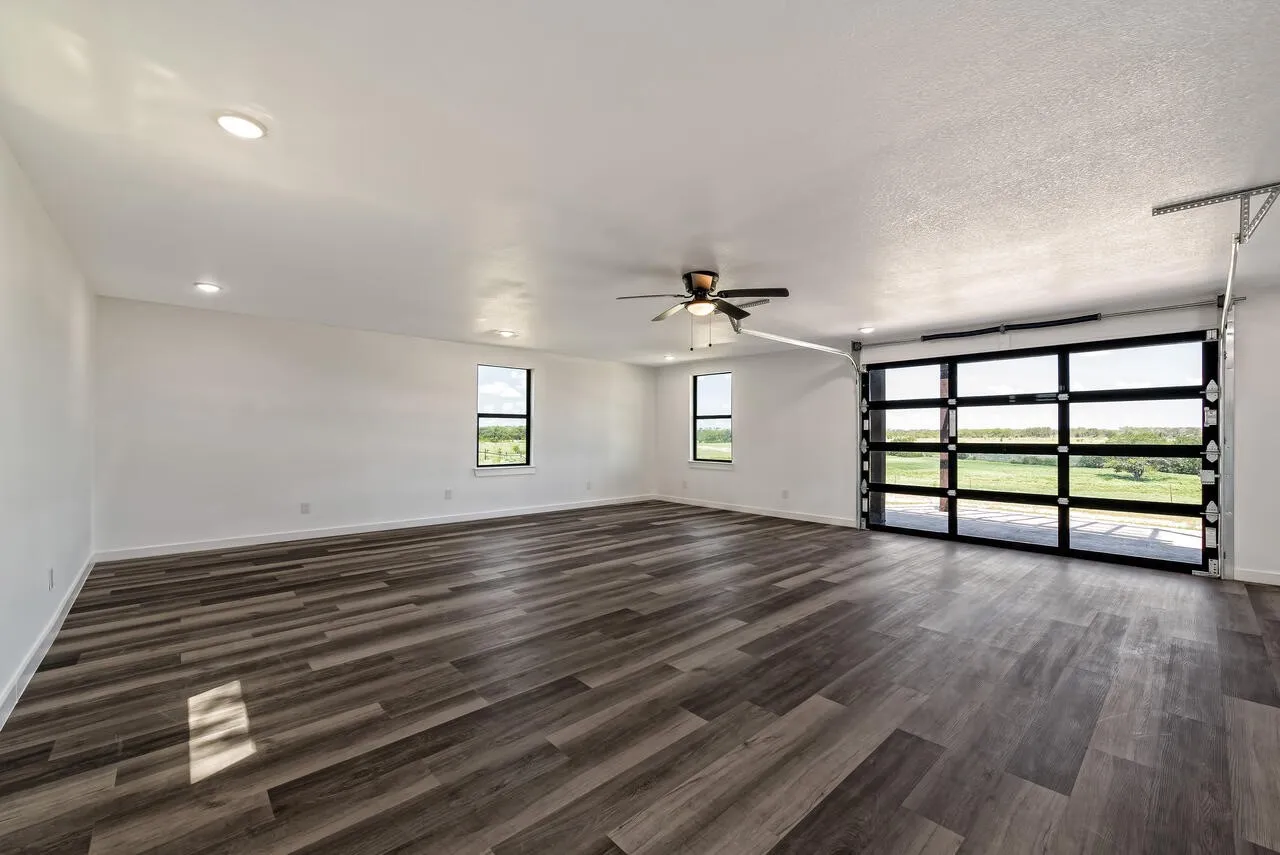 Farm For Sale in Mc Lennan County , 4864 S Hwy 77 Highway, Lorena, Texas 76655, 3 Bedroom, 2 Bathroom, 2 Garage spaces, 2,615 Sqft, built in 1980, mls#21291438, Real Estate Agent in Lorena, Homes For Sale in Mc Lennan county, Homes For Sale in Lorena, Realtor in Lorena Texas, Real Estate Brokerage Independent Realty Texas, Luminita Cordes Realtor