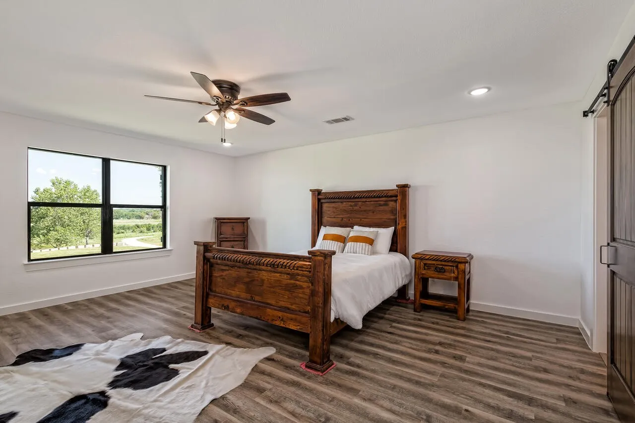 Farm For Sale in Mc Lennan County , 4864 S Hwy 77 Highway, Lorena, Texas 76655, 3 Bedroom, 2 Bathroom, 2 Garage spaces, 2,615 Sqft, built in 1980, mls#21291438, Real Estate Agent in Lorena, Homes For Sale in Mc Lennan county, Homes For Sale in Lorena, Realtor in Lorena Texas, Real Estate Brokerage Independent Realty Texas, Luminita Cordes Realtor